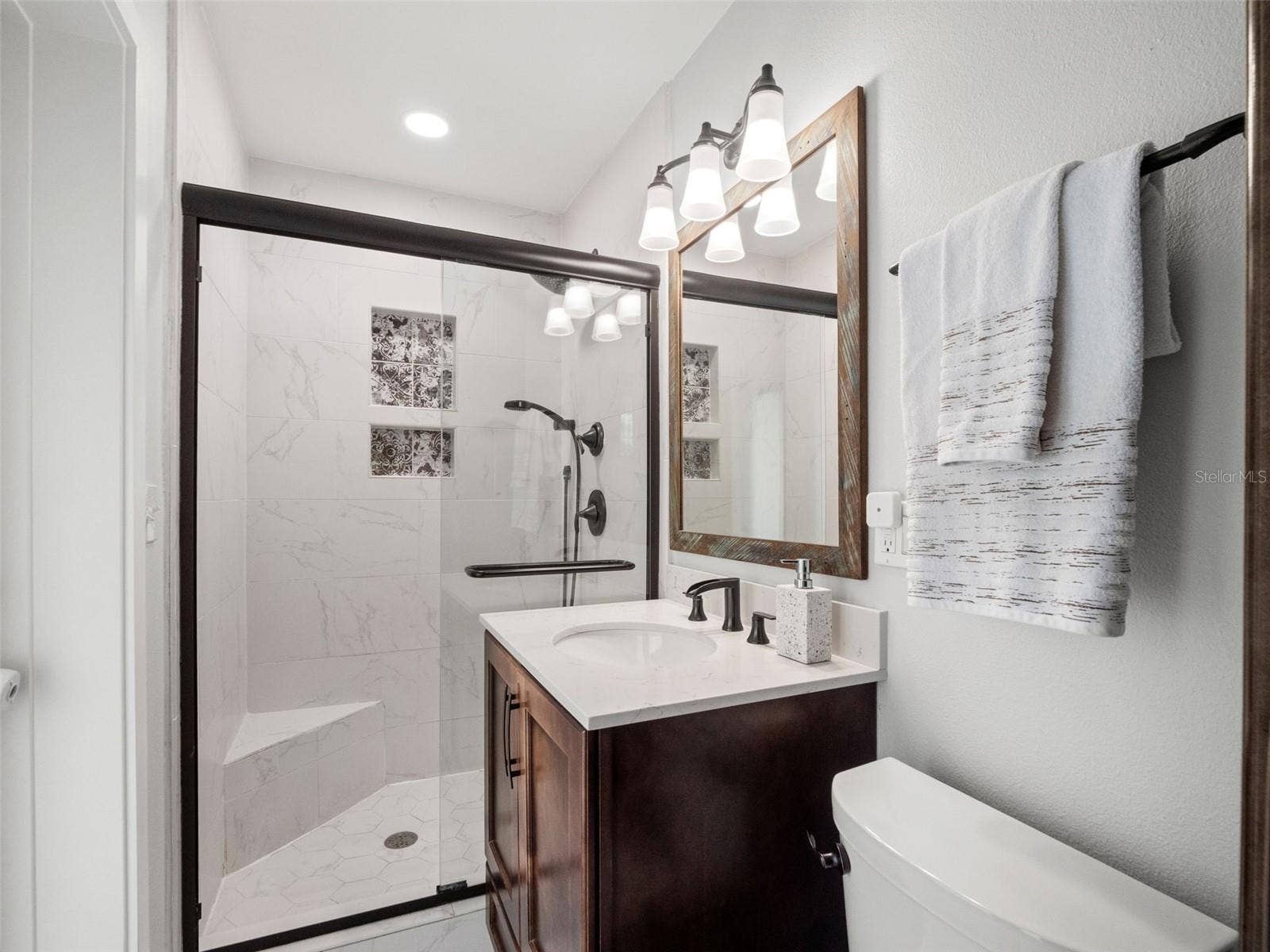 1502 DOVE DRIVE, Orlando, FL 32803 En suite in bed 2/2nd primary (bath 2)