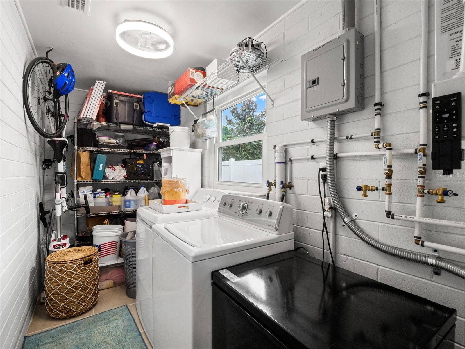 1502 DOVE DRIVE, Orlando, FL 32803 Laundry room under air