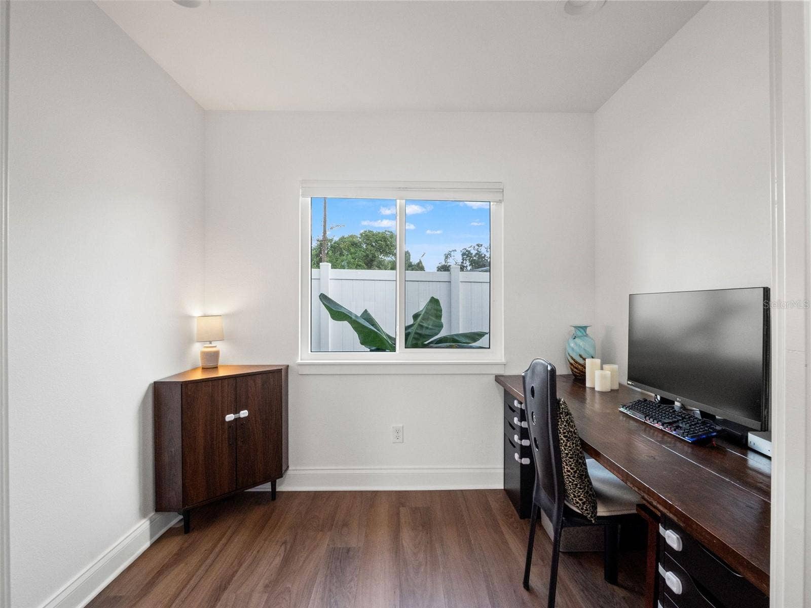 1502 DOVE DRIVE, Orlando, FL 32803 Office with pocket door