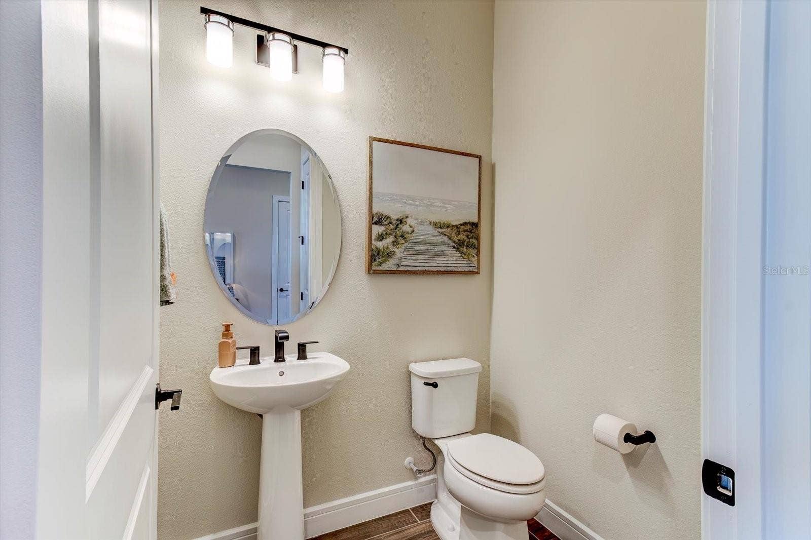 9177 SPLASHING DRIVE, Melbourne, FL 32940 Upgraded Finishings