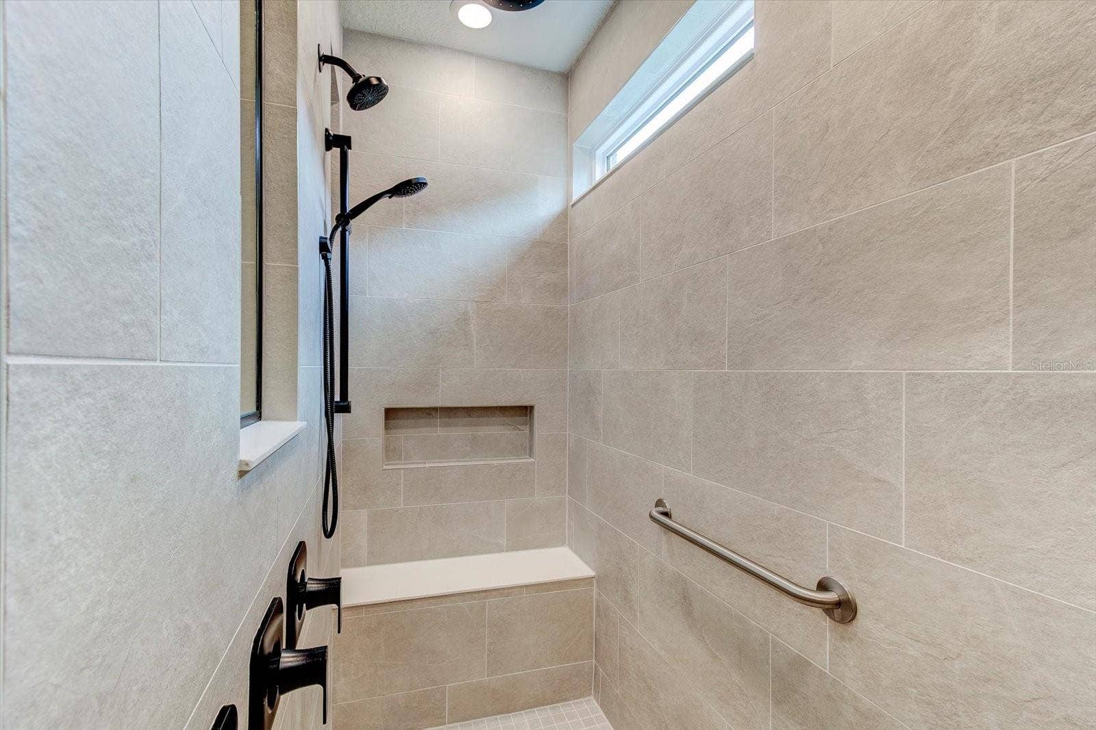 9177 SPLASHING DRIVE, Melbourne, FL 32940 Tiled Shower with Custom Finishings