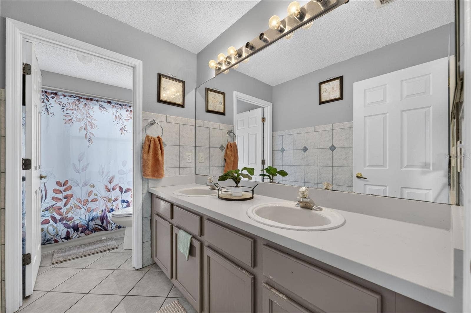 268 EASTON CIRCLE, Oviedo, FL 32765 Upstairs Bathroom