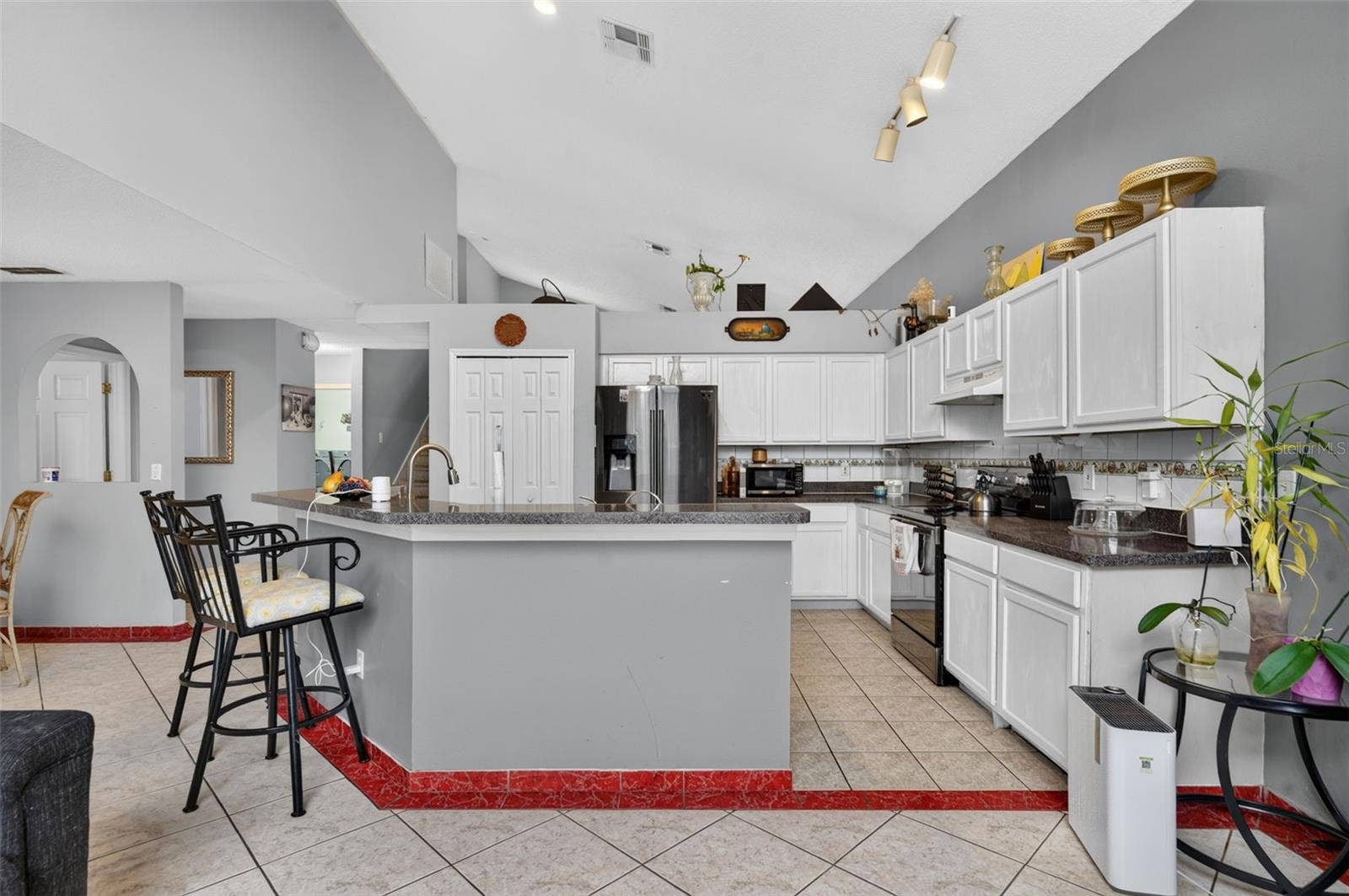 268 EASTON CIRCLE, Oviedo, FL 32765 Kitchen