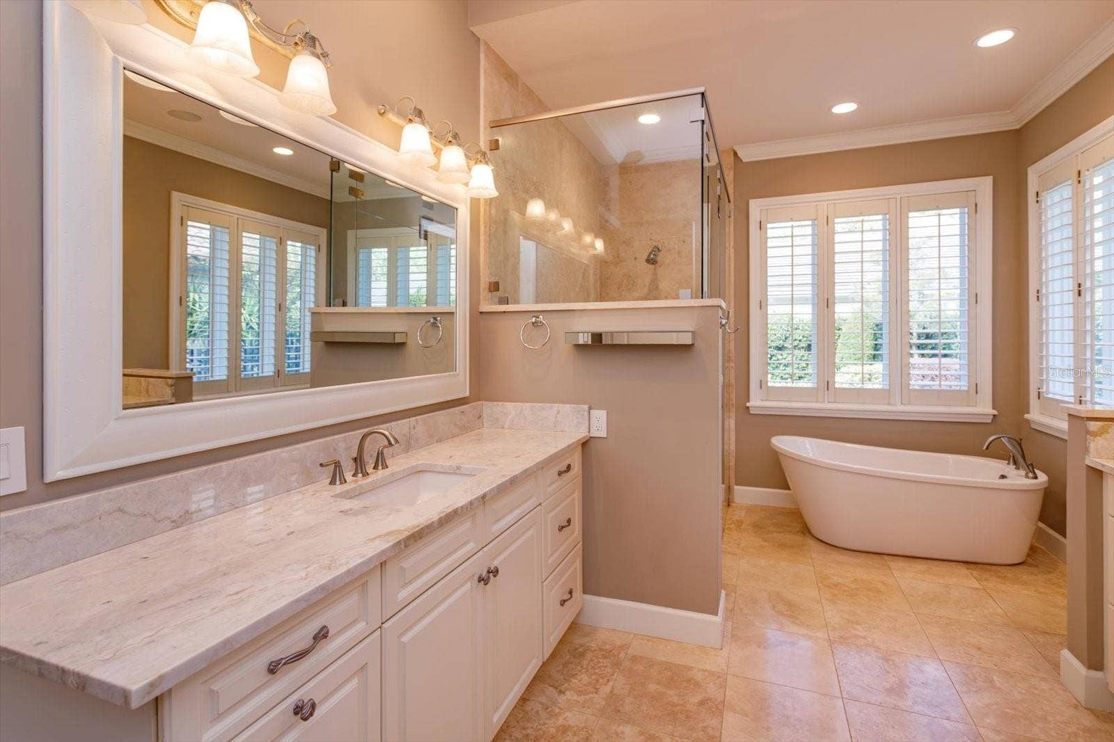 6126 PAYNE STEWART DRIVE, Windermere, FL 34786 Master bath with Tub