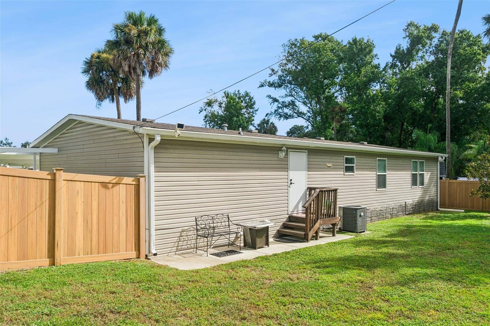 1137 YAUPON STREET, Daytona Beach, FL 32117 1137 YAUPON STREET, Daytona Beach, FL 32117