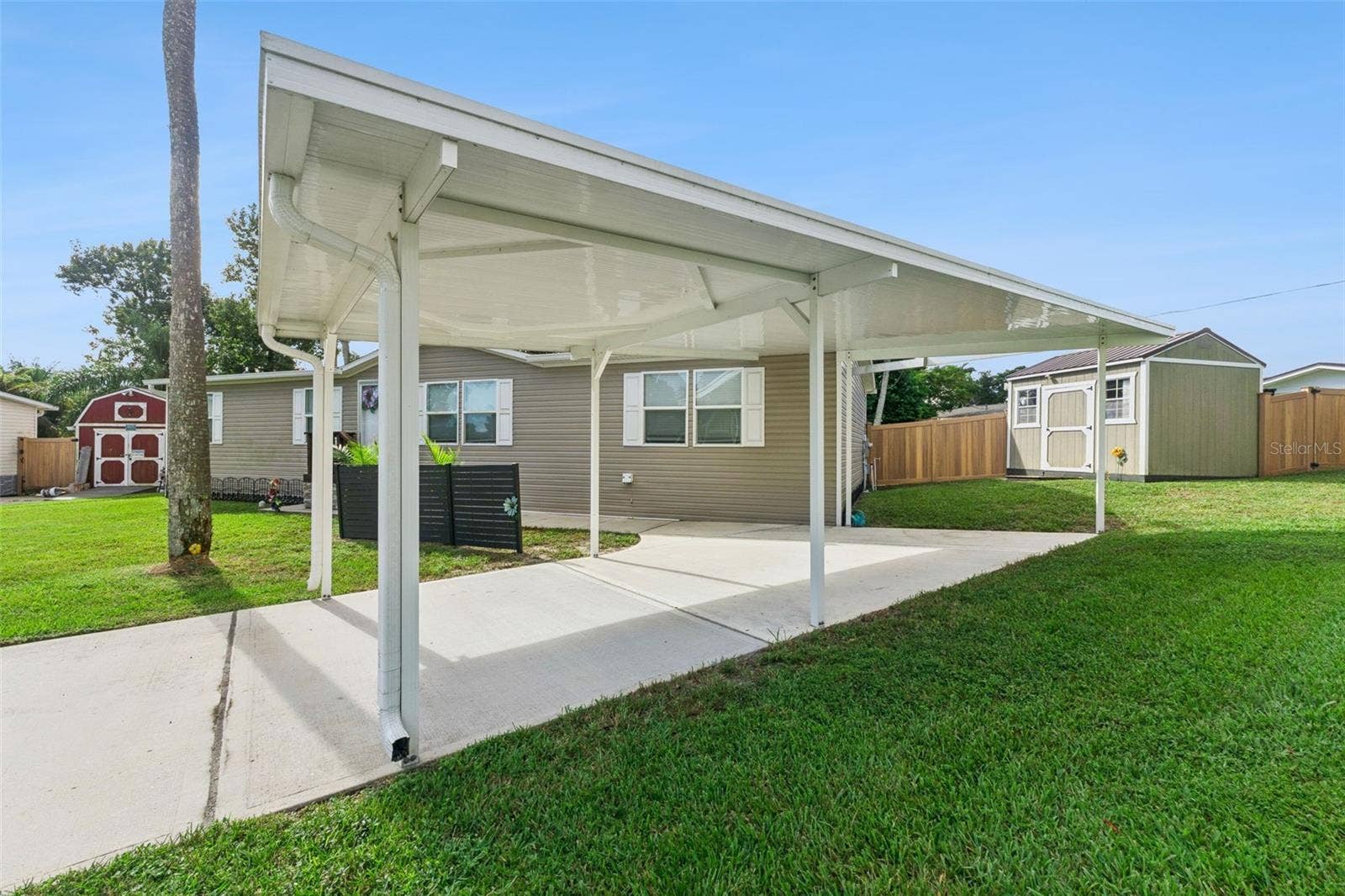1137 YAUPON STREET, Daytona Beach, FL 32117 1137 YAUPON STREET, Daytona Beach, FL 32117