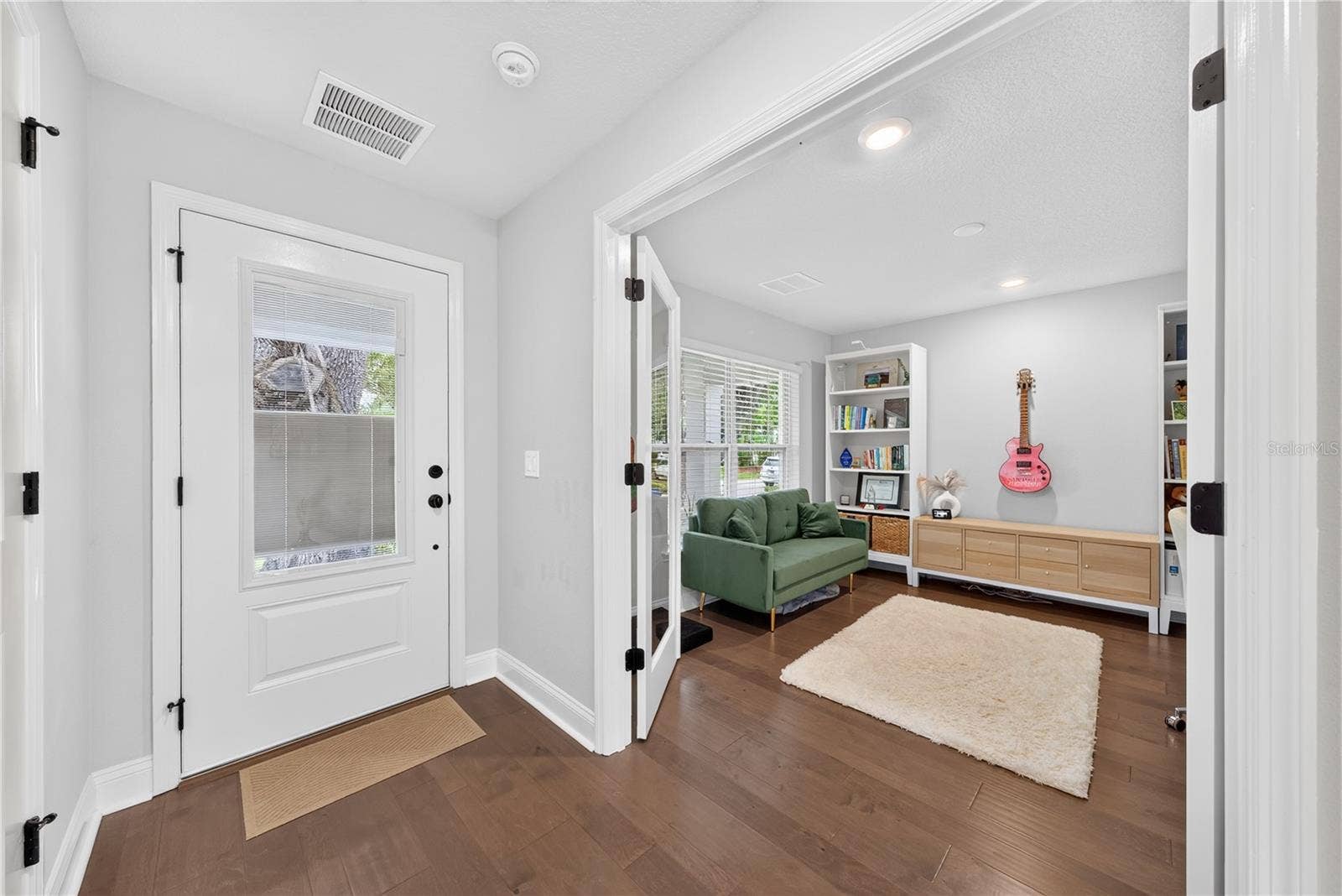 1745 HOUR GLASS DRIVE, Orlando, FL 32806 Entryway