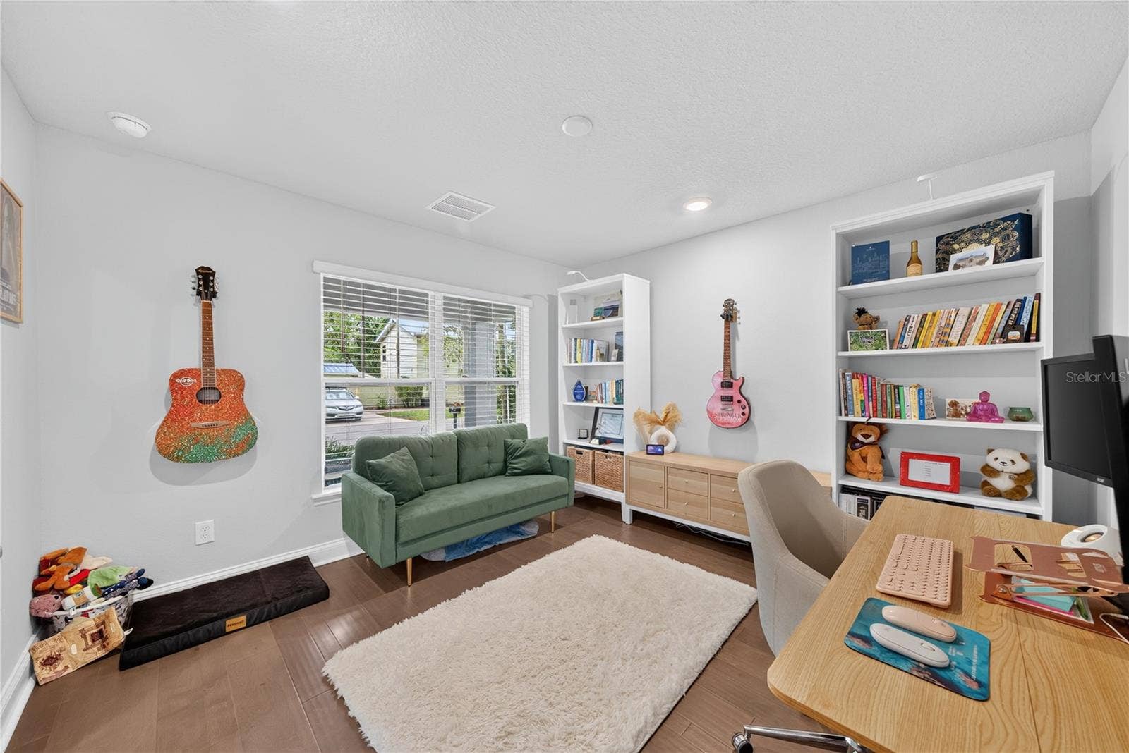 1745 HOUR GLASS DRIVE, Orlando, FL 32806 Office