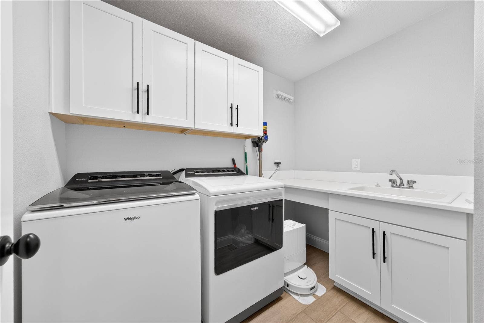 1745 HOUR GLASS DRIVE, Orlando, FL 32806 Laundry Room