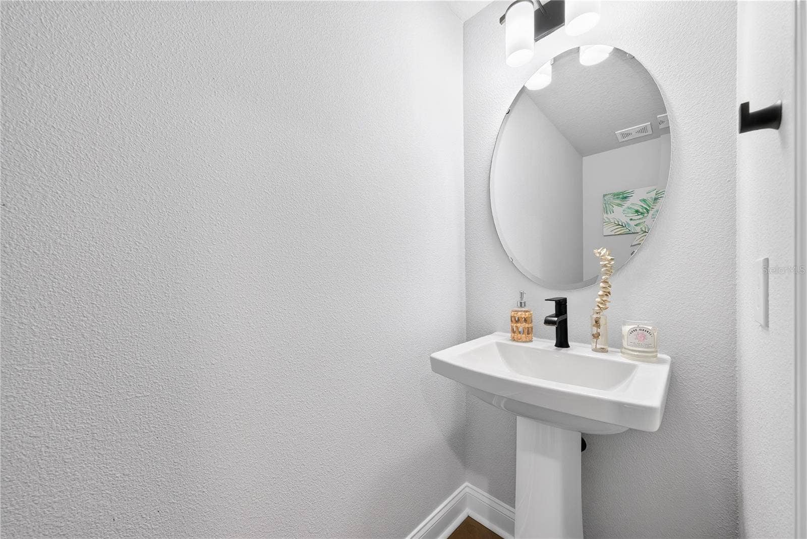 1745 HOUR GLASS DRIVE, Orlando, FL 32806 Half Bathroom