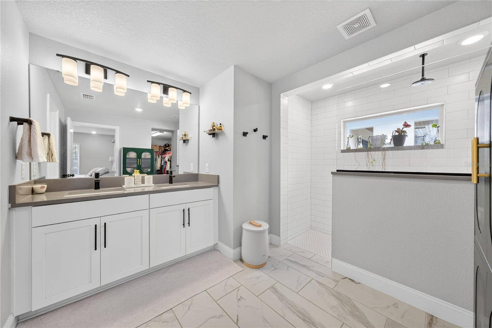 1745 HOUR GLASS DRIVE, Orlando, FL 32806 Primary Bathroom