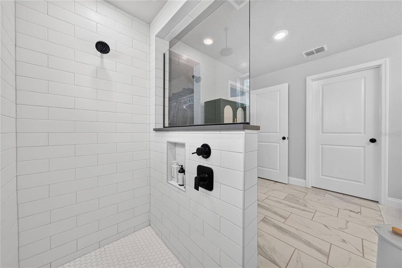 1745 HOUR GLASS DRIVE, Orlando, FL 32806 Primary Bathroom
