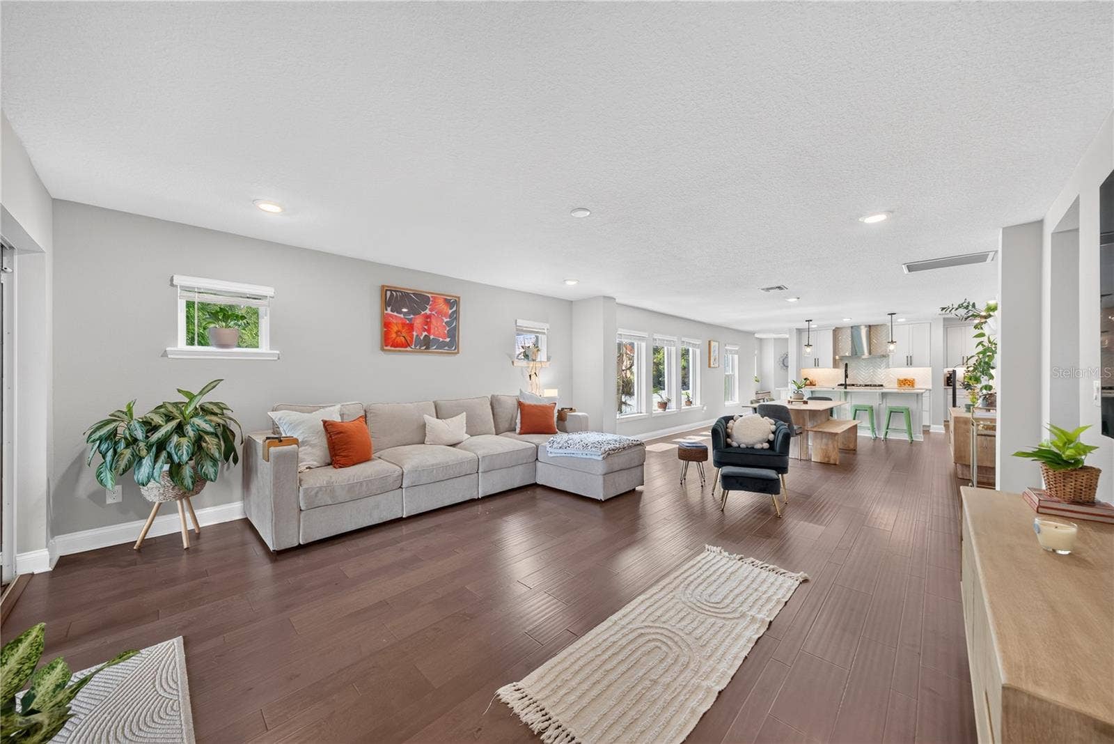 1745 HOUR GLASS DRIVE, Orlando, FL 32806 Living Room