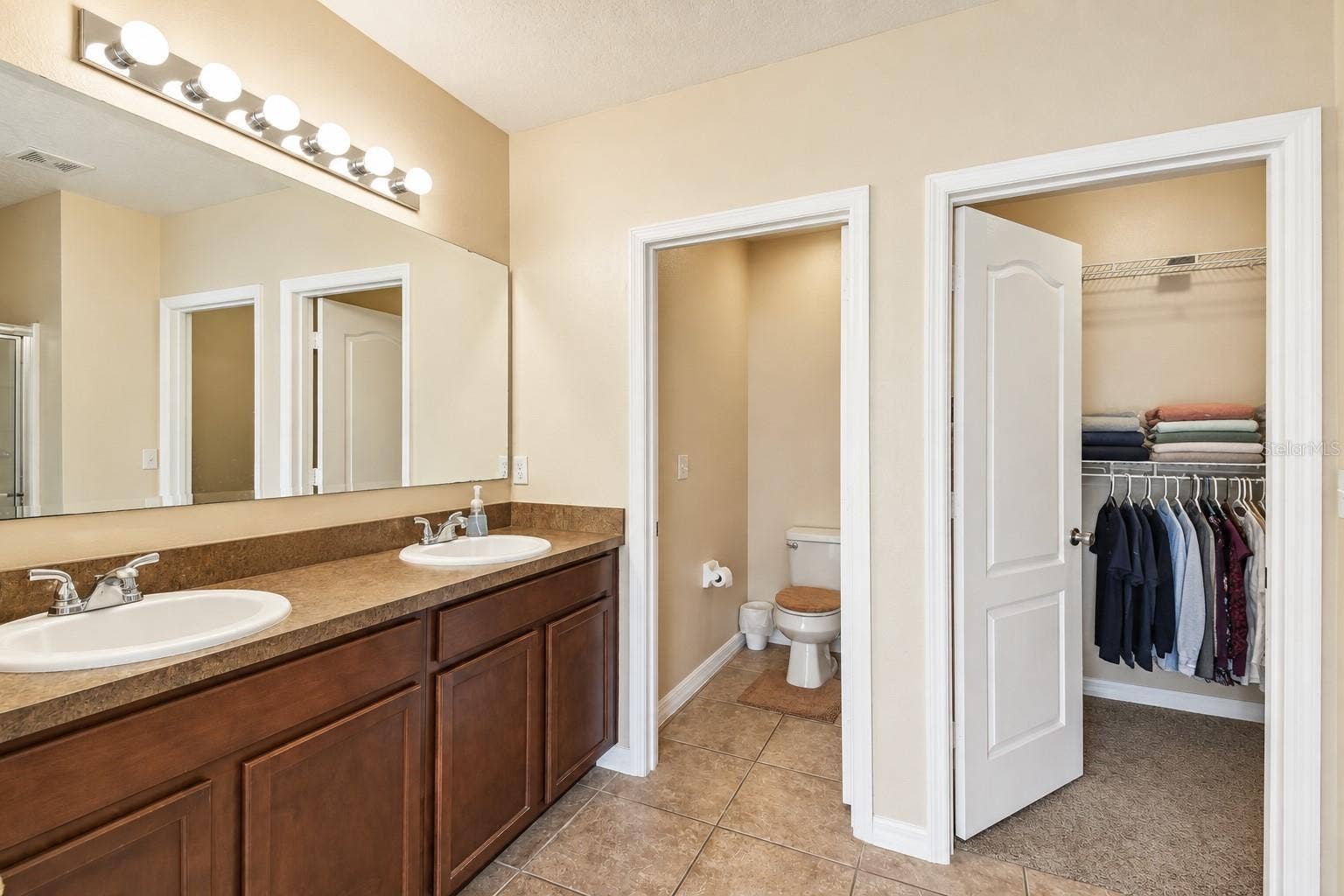 Walking closet