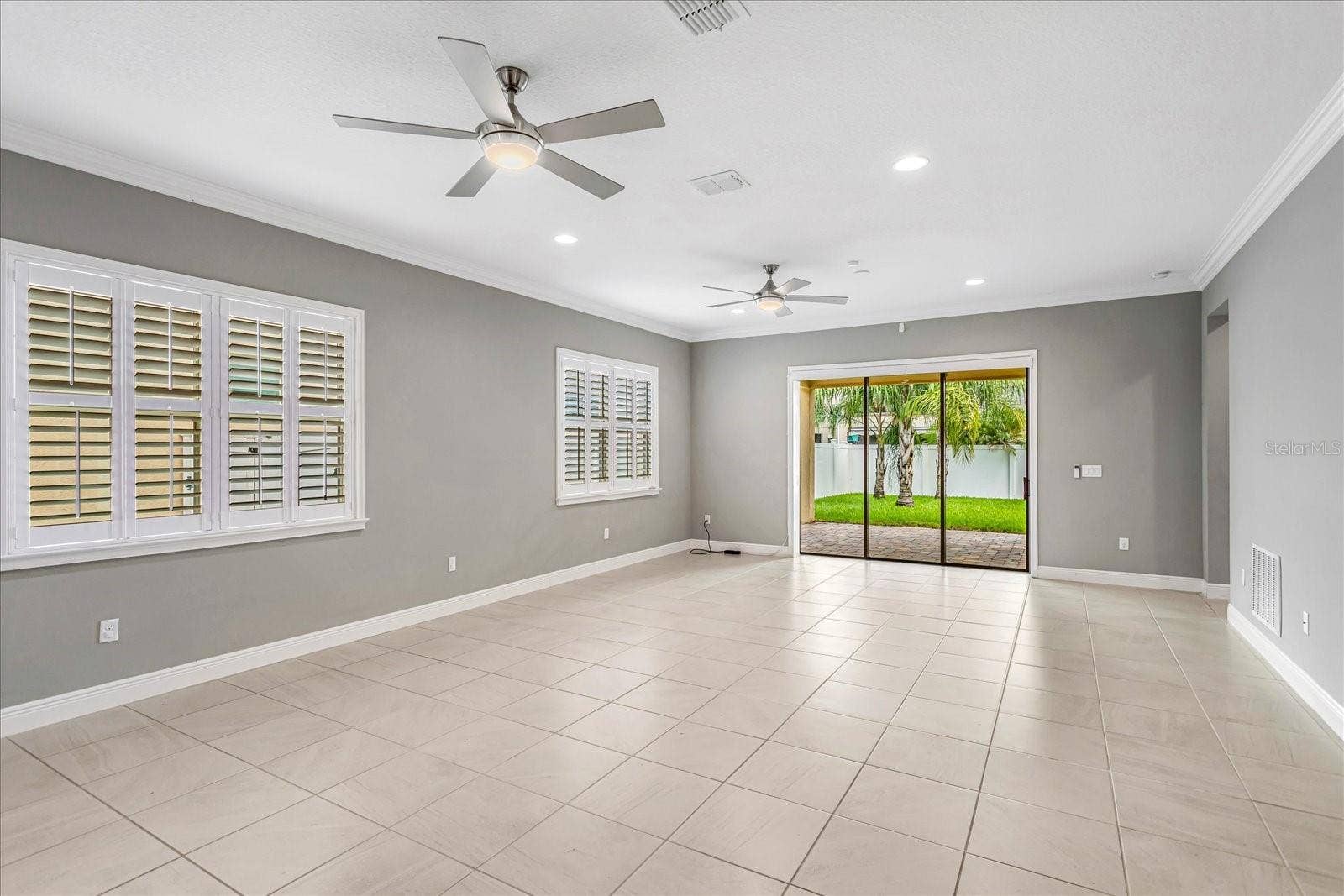 14121 ALAFAYA OAK BEND, Orlando, FL 32828 Open floorplan.