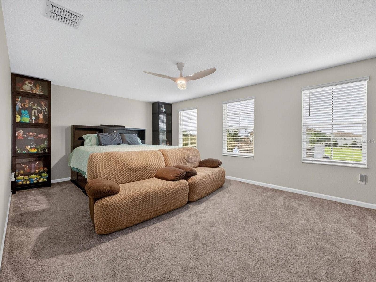 8975 FLUFFY LIE COURT, Davenport, FL 33896 8975 FLUFFY LIE COURT, Davenport, FL 33896