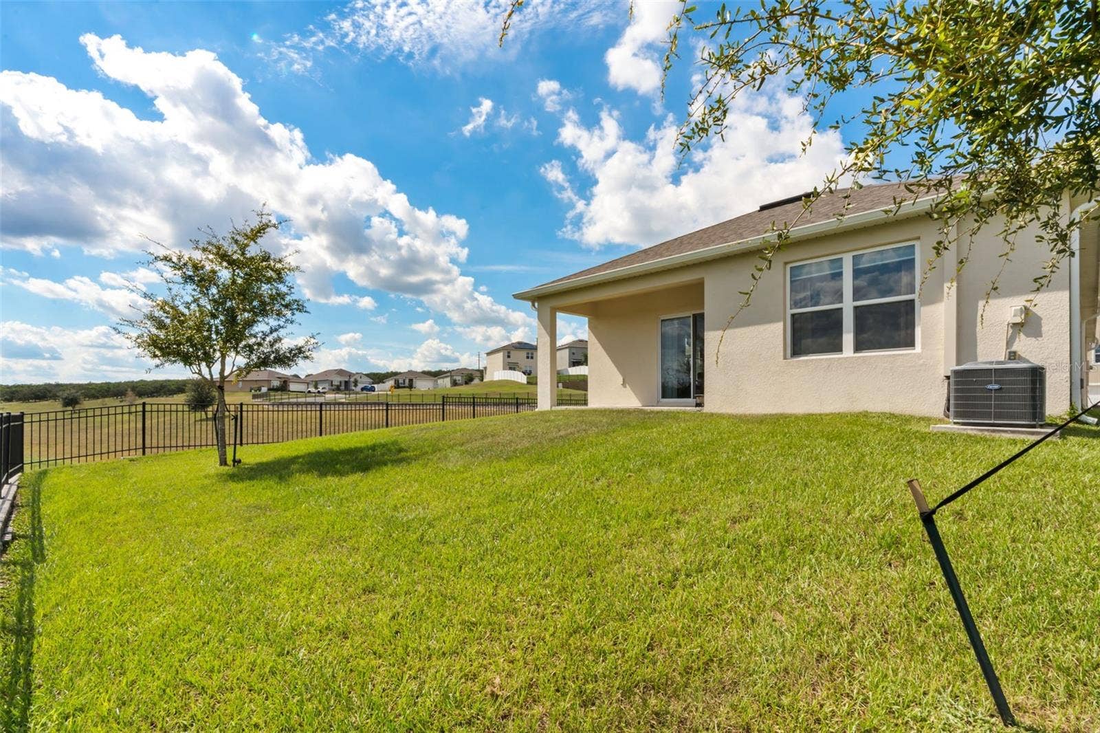 9760 BLACK WALNUT DRIVE, Clermont, FL 34715 9760 BLACK WALNUT DRIVE, Clermont, FL 34715