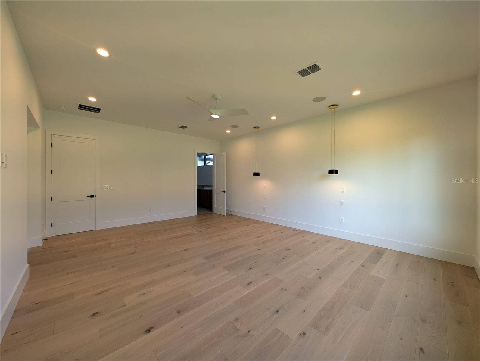 7240 LAKE WILLIS, Orlando, FL 32821 7240 LAKE WILLIS, Orlando, FL 32821