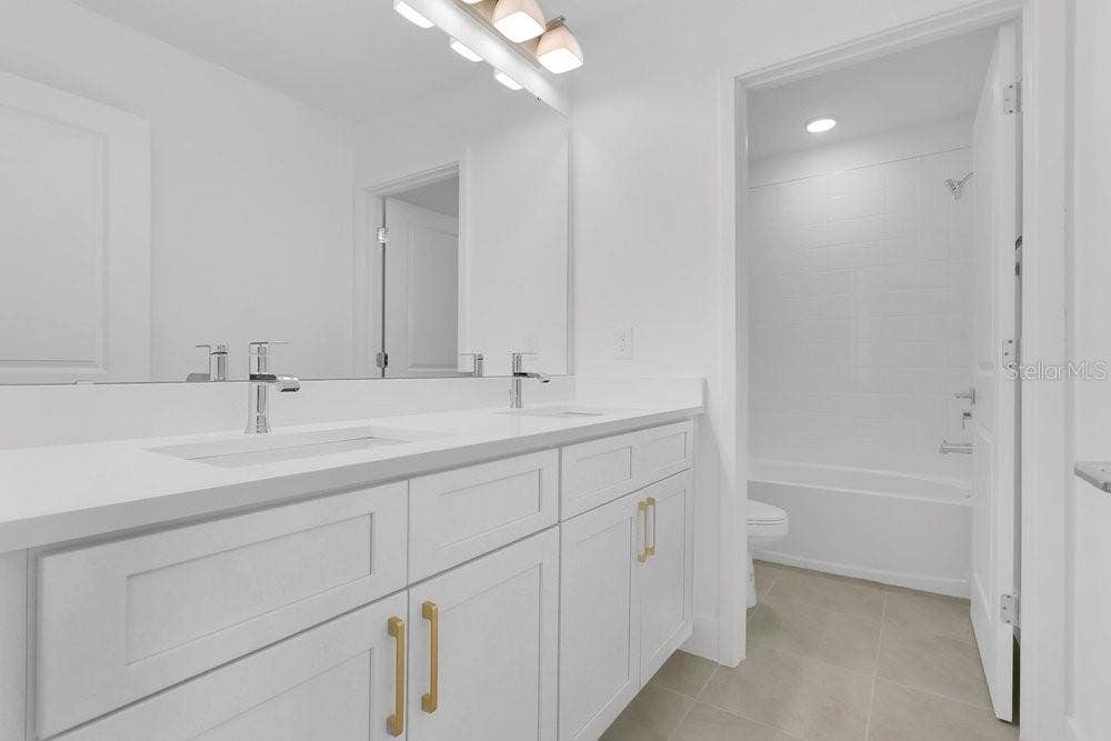 118 ELENA LAVIN CIRCLE, Orlando, FL 32807