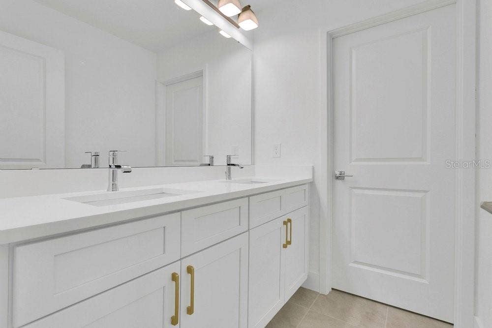 118 ELENA LAVIN CIRCLE, Orlando, FL 32807