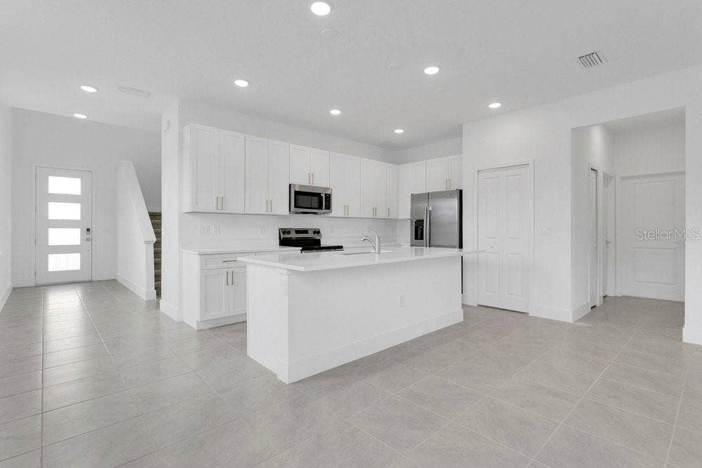 118 ELENA LAVIN CIRCLE, Orlando, FL 32807