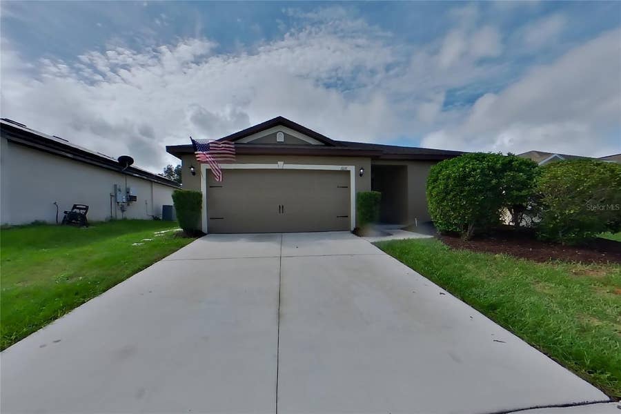 Property photo for Dundee, FL