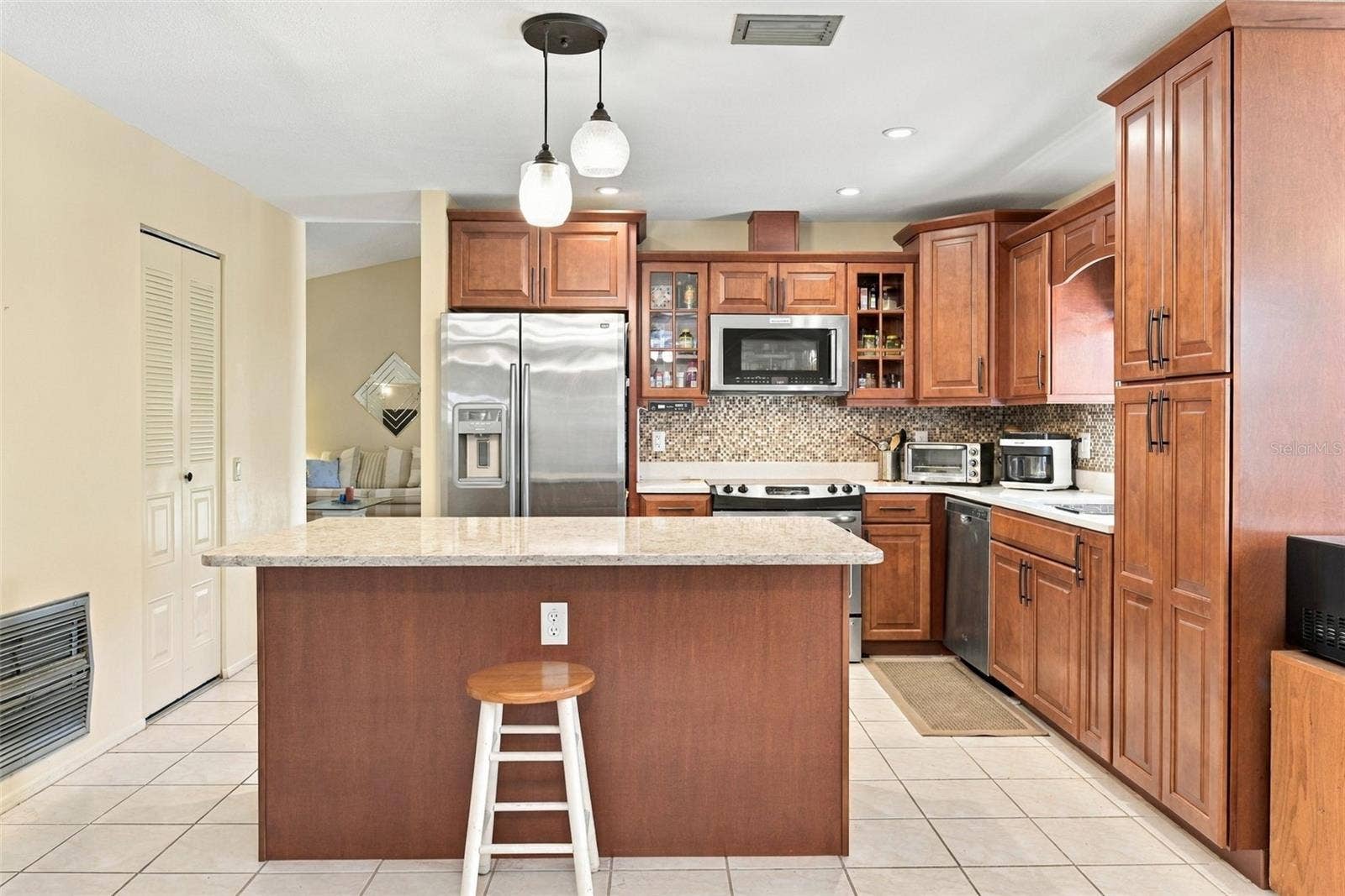 7201 MOSS LEAF LANE, Orlando, FL 32819 7201 MOSS LEAF LANE, Orlando, FL 32819