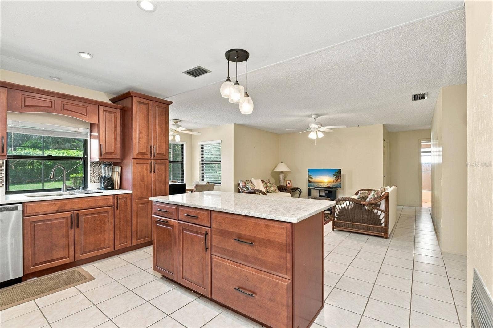 7201 MOSS LEAF LANE, Orlando, FL 32819 Updated Kitchen