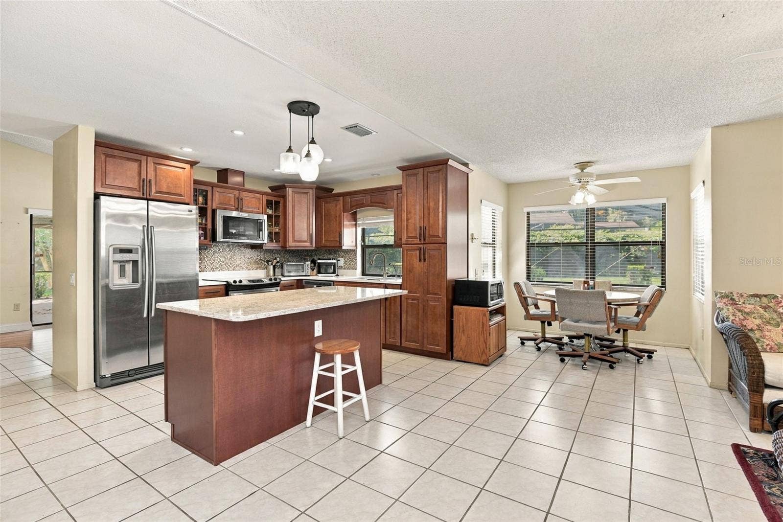 7201 MOSS LEAF LANE, Orlando, FL 32819 7201 MOSS LEAF LANE, Orlando, FL 32819