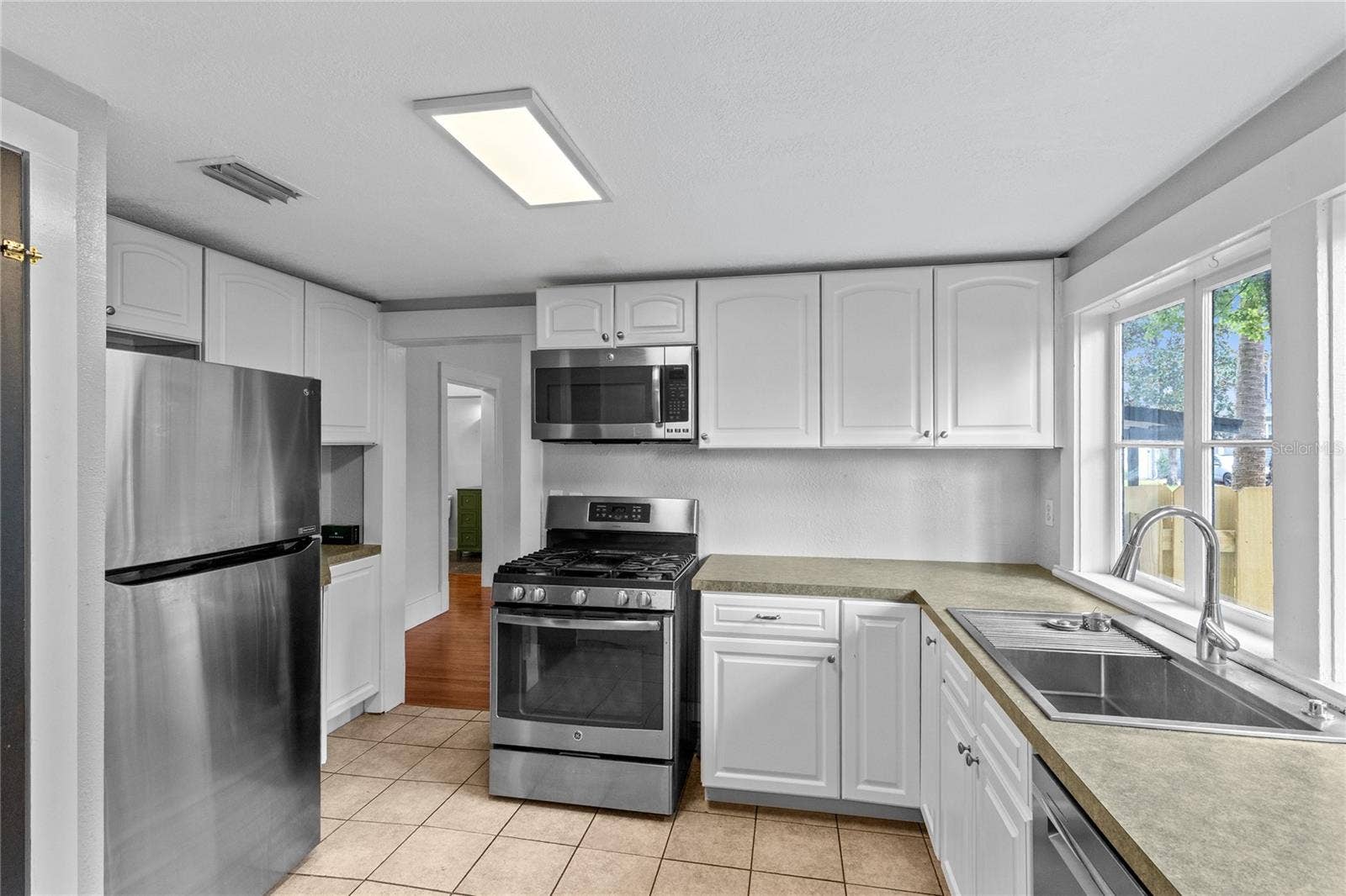 12 N FOREST AVENUE, Orlando, FL 32803 12 N FOREST AVENUE, Orlando, FL 32803