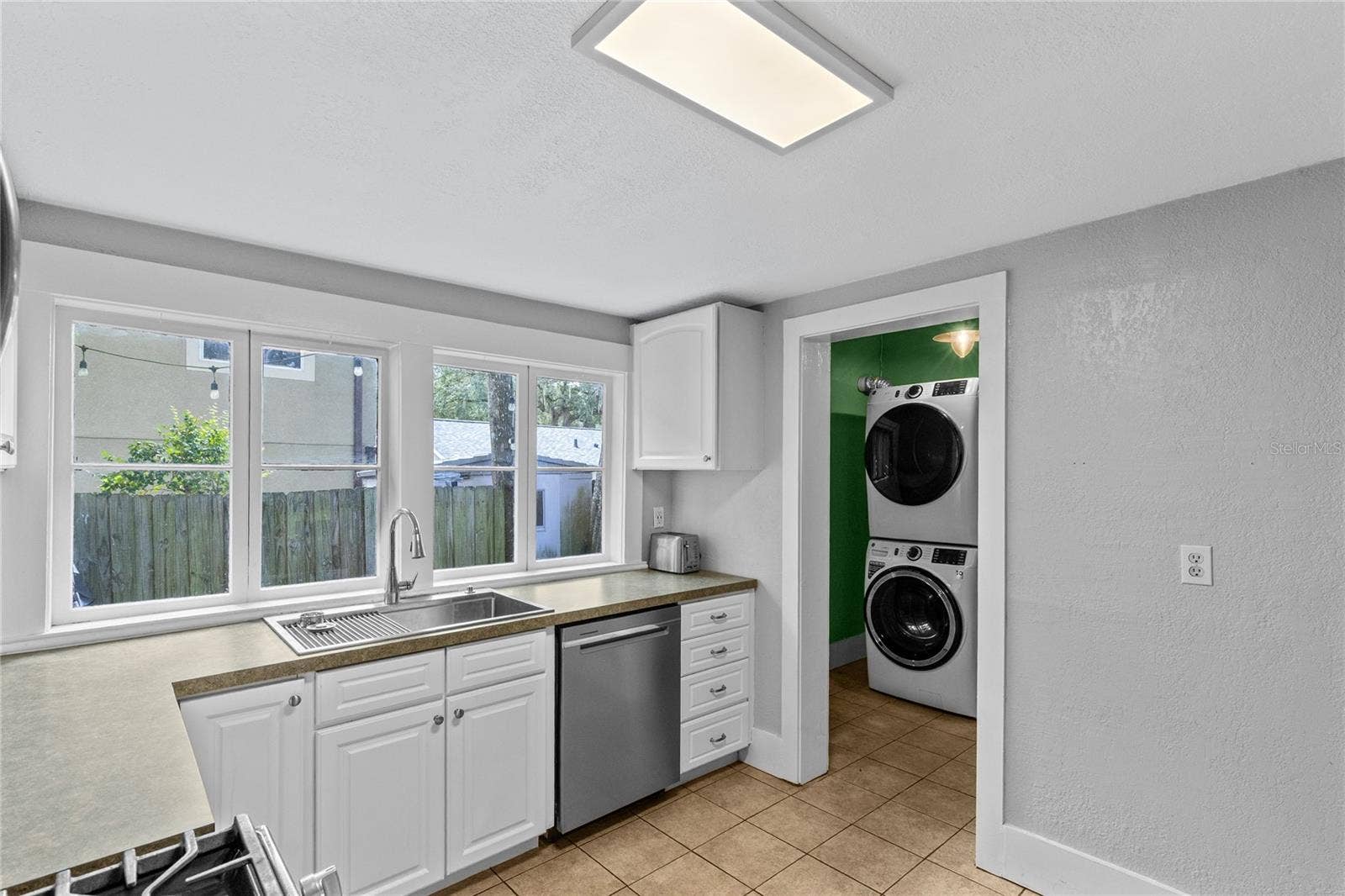 12 N FOREST AVENUE, Orlando, FL 32803 12 N FOREST AVENUE, Orlando, FL 32803
