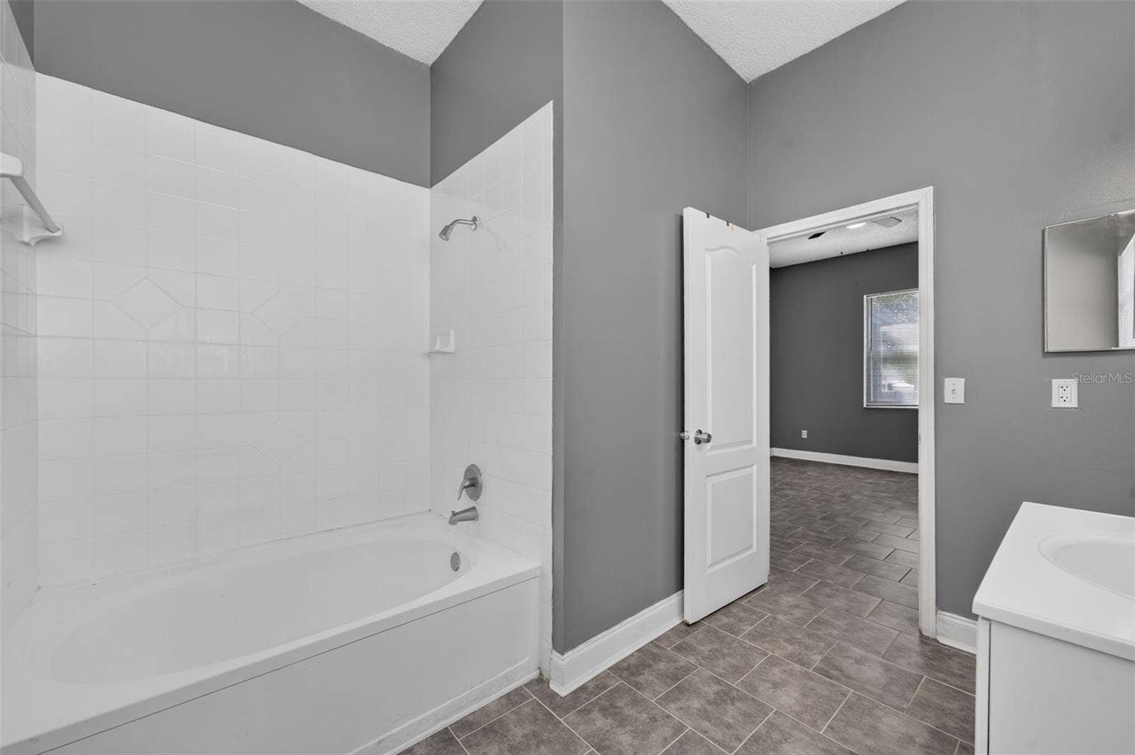 12834 WOODBURY GLEN DRIVE, Orlando, FL 32828 12834 WOODBURY GLEN DRIVE, Orlando, FL 32828
