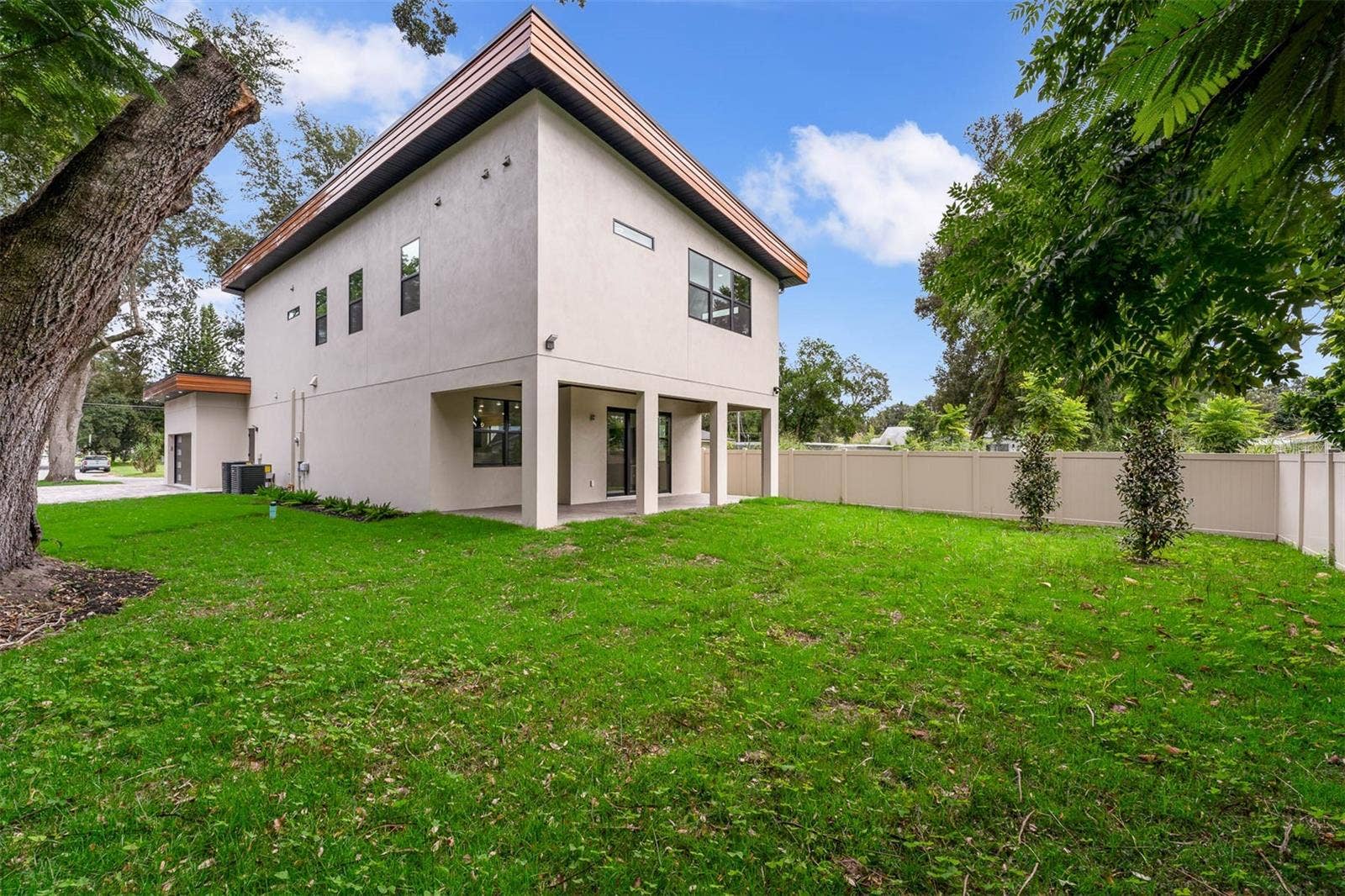 1910 CLOVERLAWN AVENUE, Orlando, FL 32806 1910 CLOVERLAWN AVENUE, Orlando, FL 32806