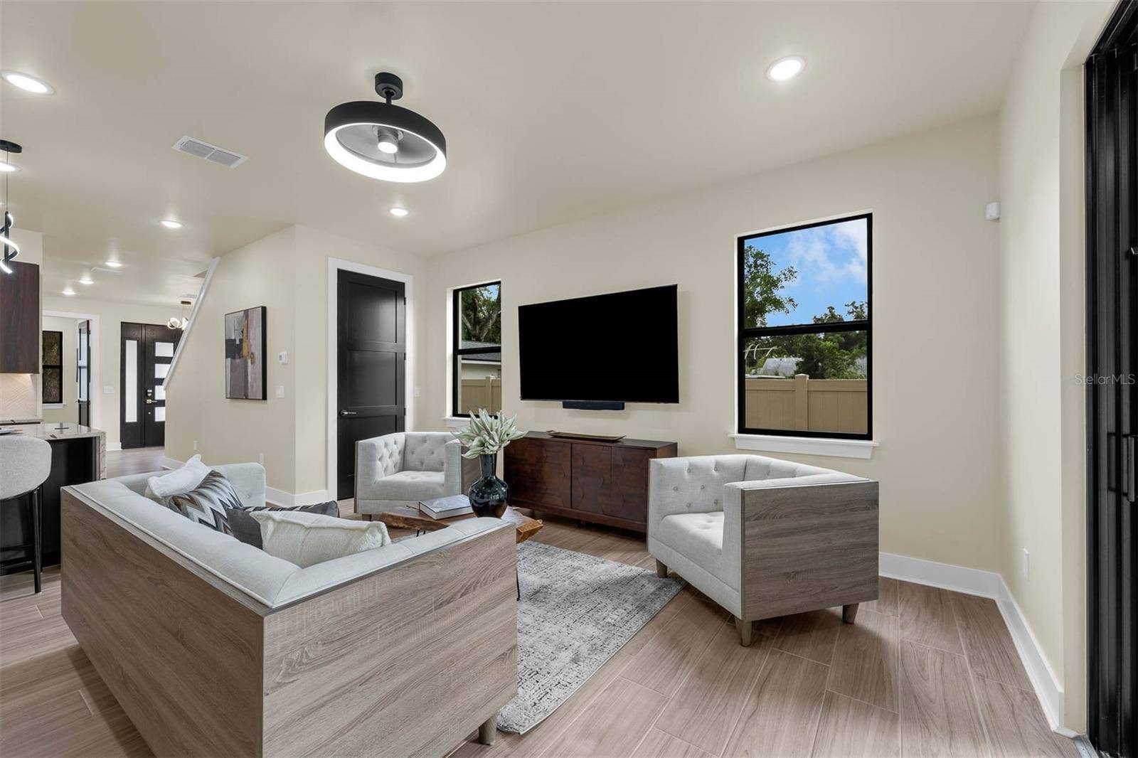 1910 CLOVERLAWN AVENUE, Orlando, FL 32806 1910 CLOVERLAWN AVENUE, Orlando, FL 32806