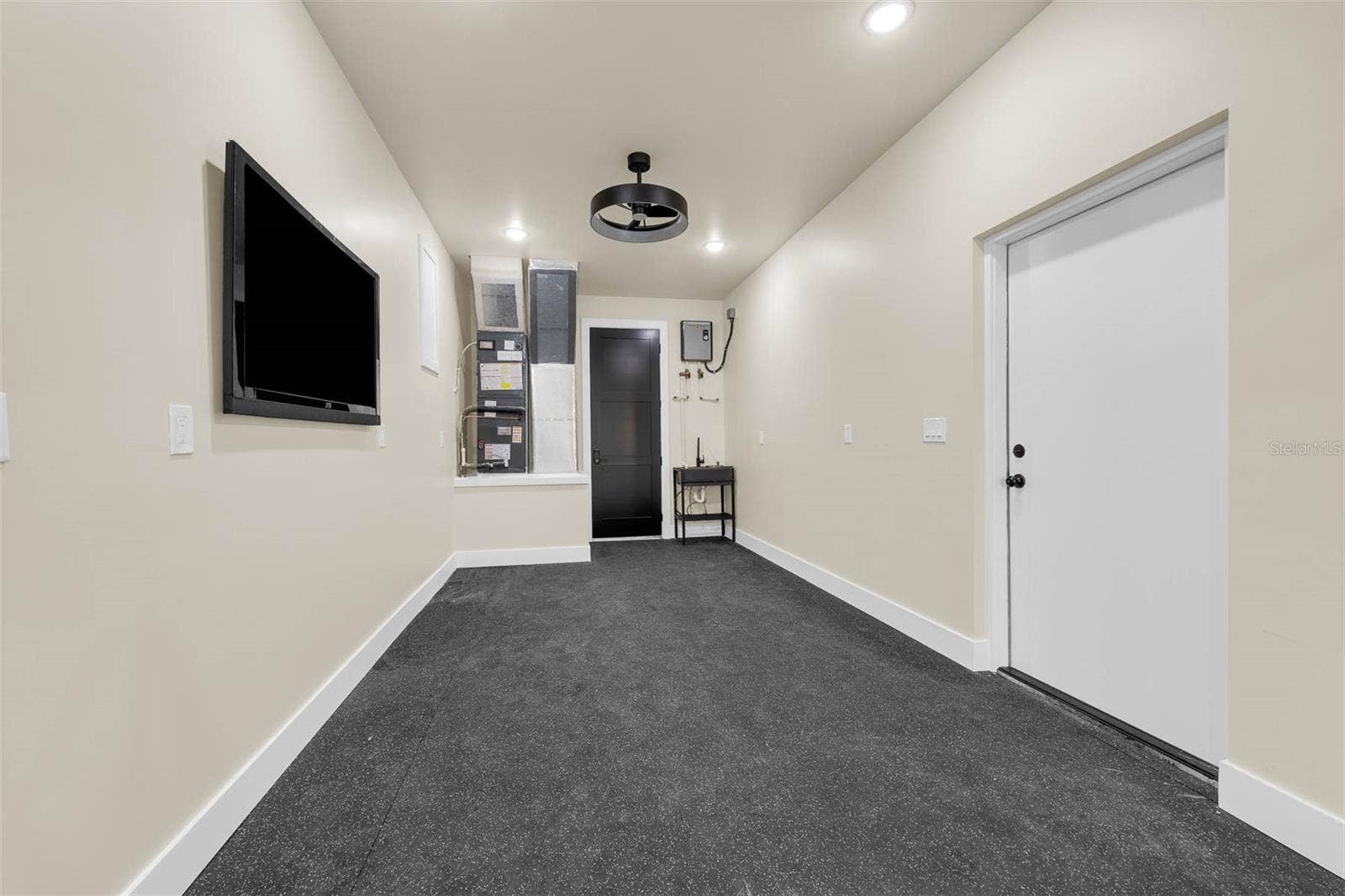 1910 CLOVERLAWN AVENUE, Orlando, FL 32806 1910 CLOVERLAWN AVENUE, Orlando, FL 32806