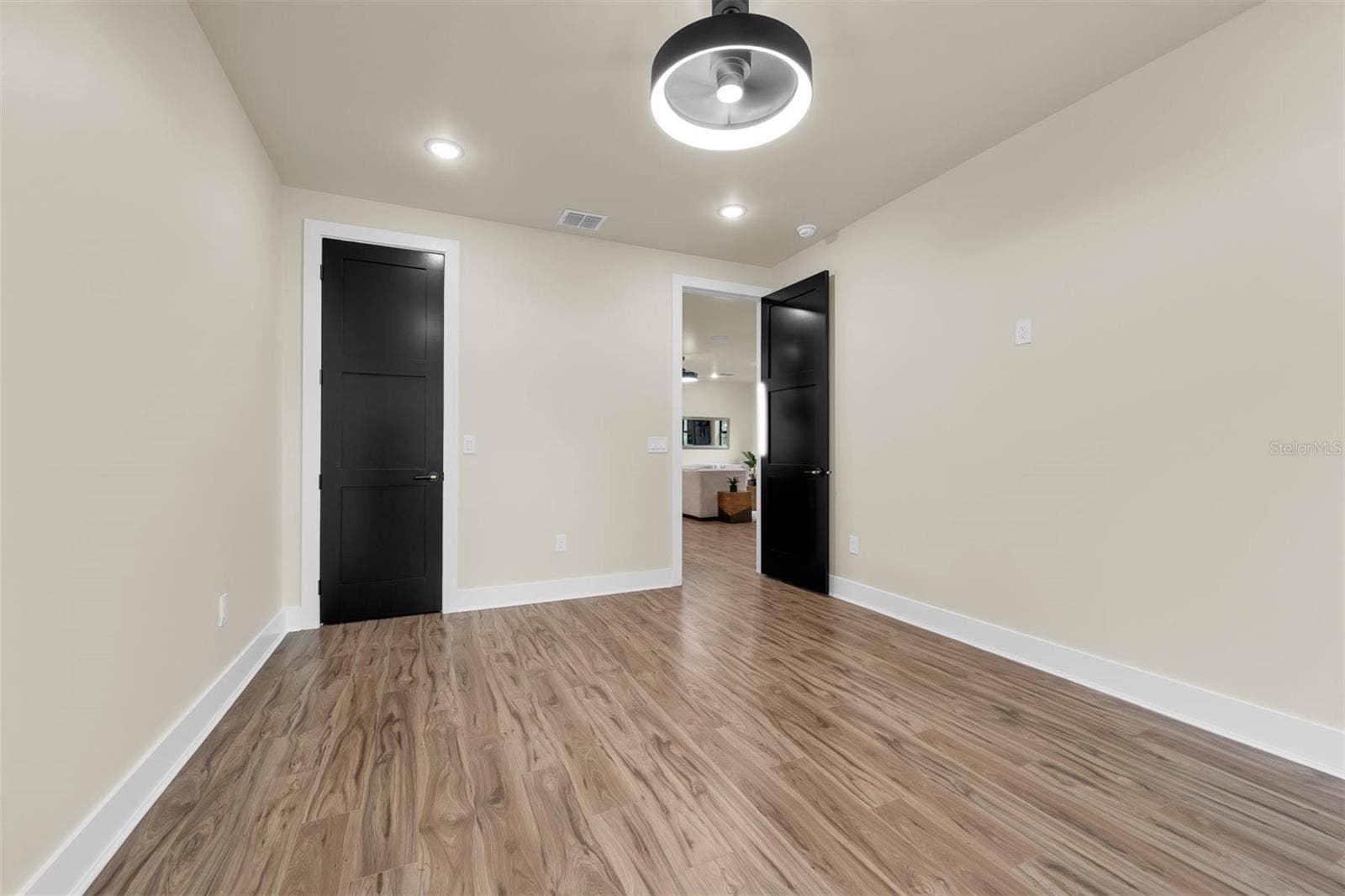 1910 CLOVERLAWN AVENUE, Orlando, FL 32806 1910 CLOVERLAWN AVENUE, Orlando, FL 32806