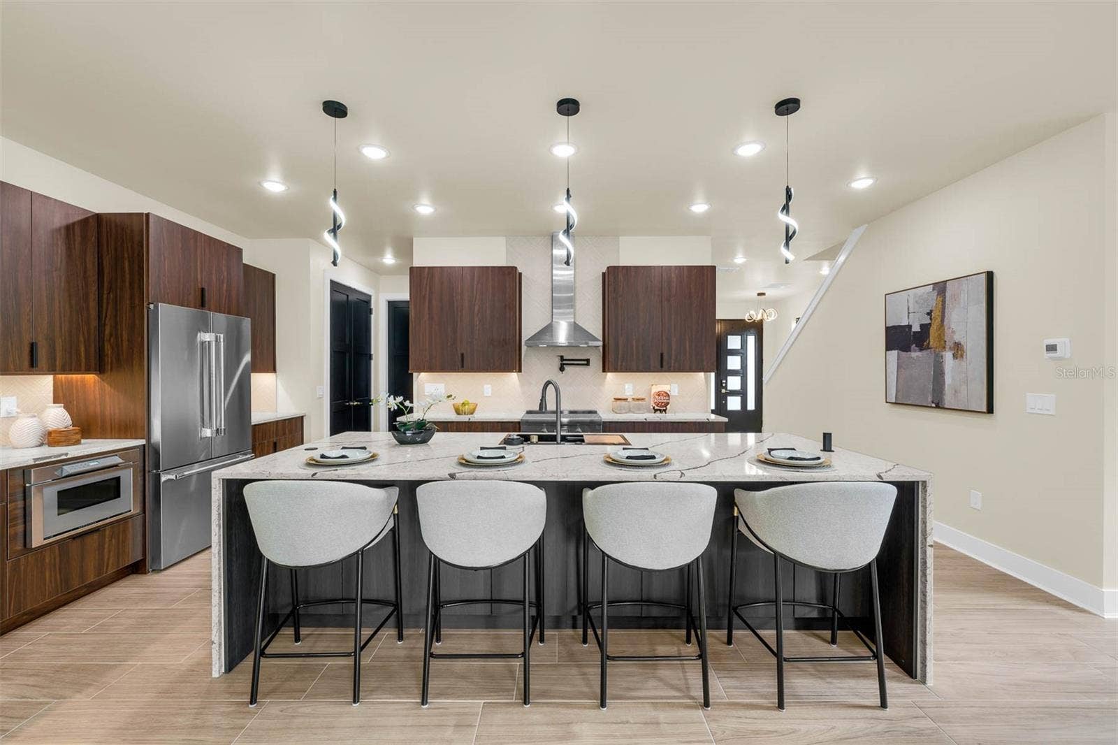 1910 CLOVERLAWN AVENUE, Orlando, FL 32806 1910 CLOVERLAWN AVENUE, Orlando, FL 32806