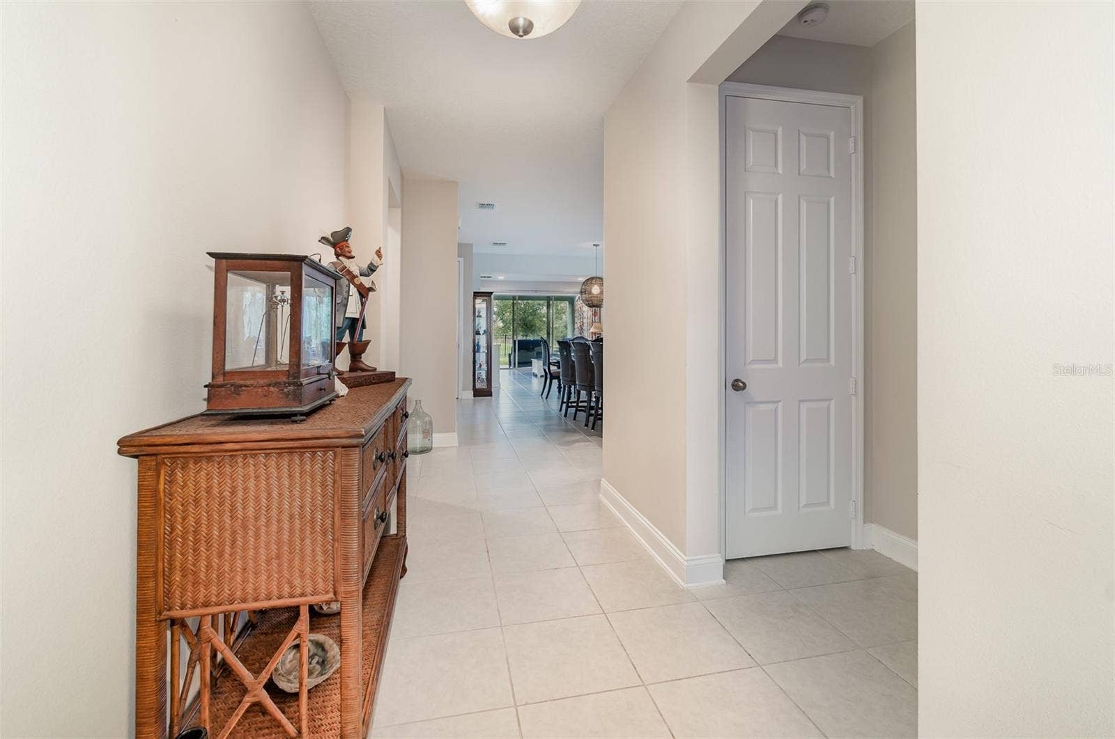 13557 PARKFIELD WAY, Winter Garden, FL 34787 Foyer with Bedroom En suite to the right