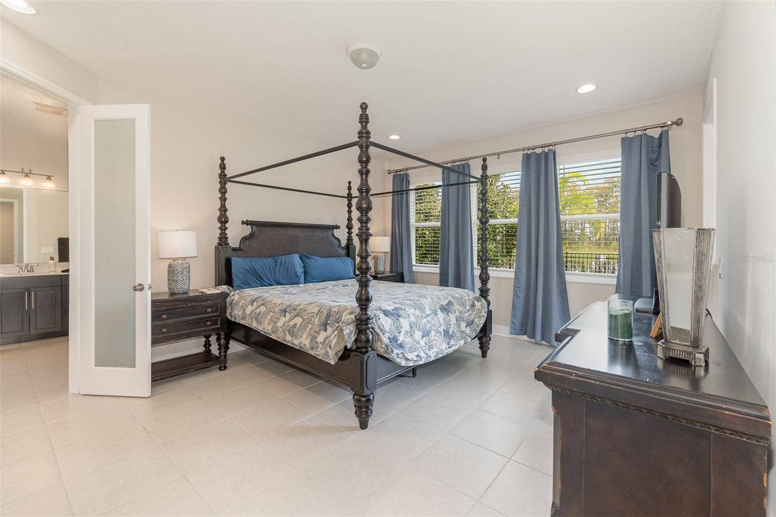 13557 PARKFIELD WAY, Winter Garden, FL 34787 Primary Bedroom with door to lanai
