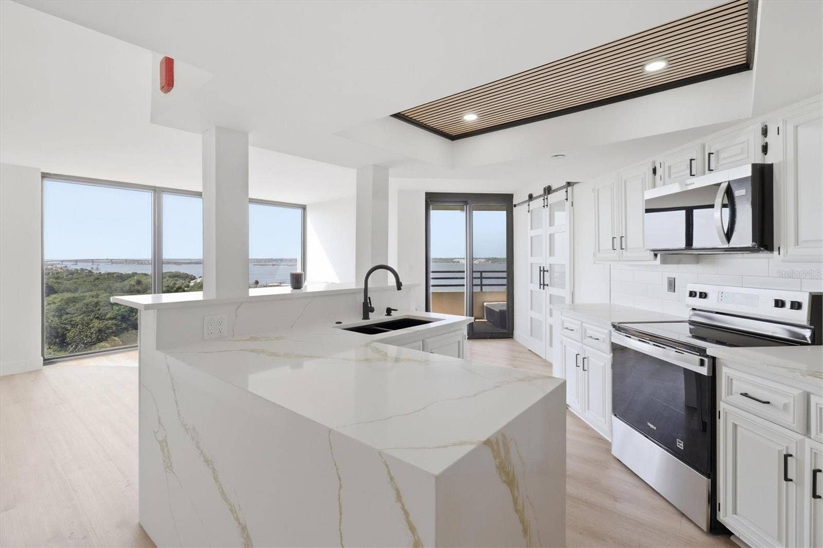 1 OCEANS WEST BOULEVARD, #8B1, Daytona Beach Shores, FL 32118