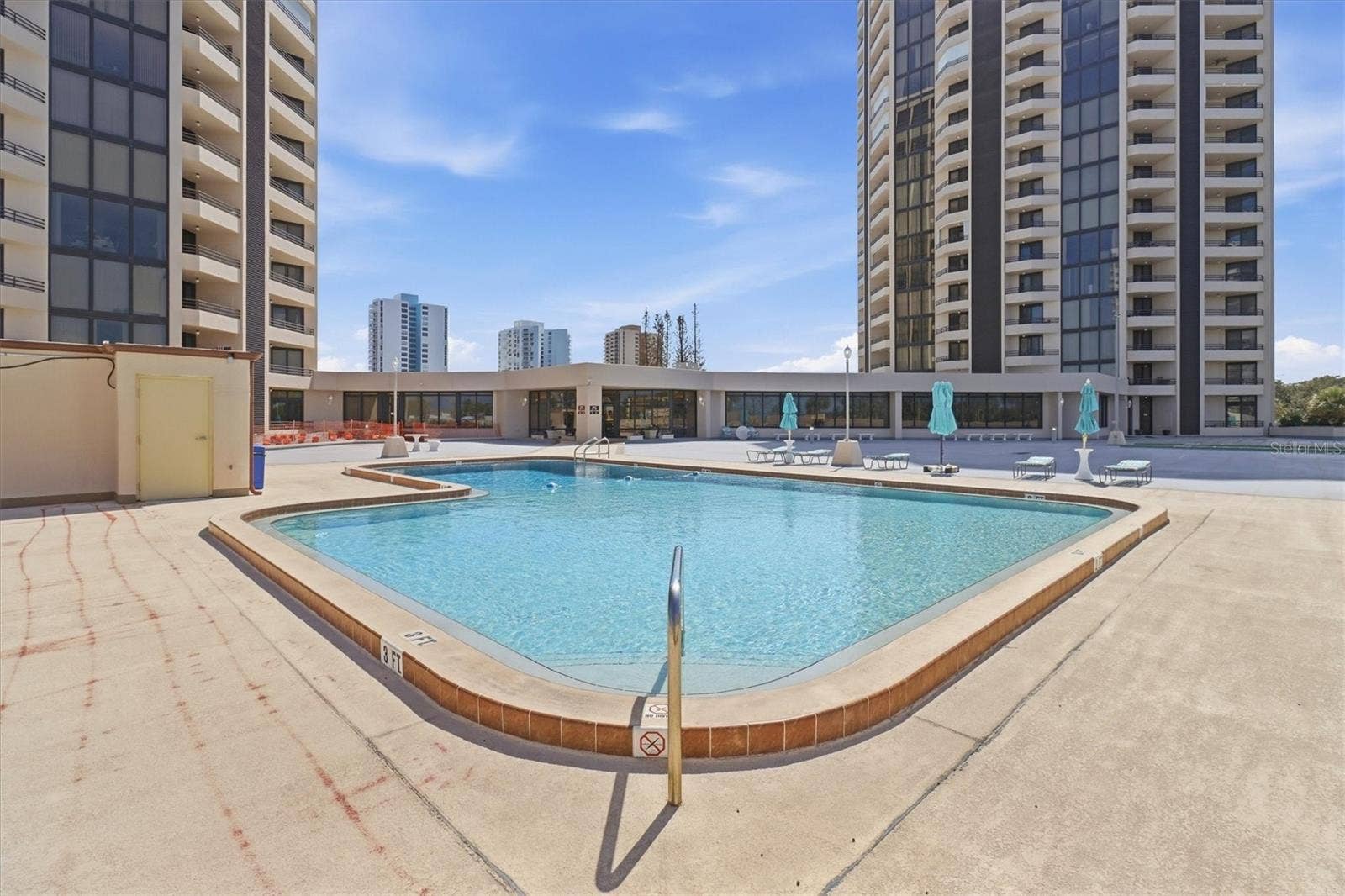 1 OCEANS WEST BOULEVARD, #8B1, Daytona Beach Shores, FL 32118