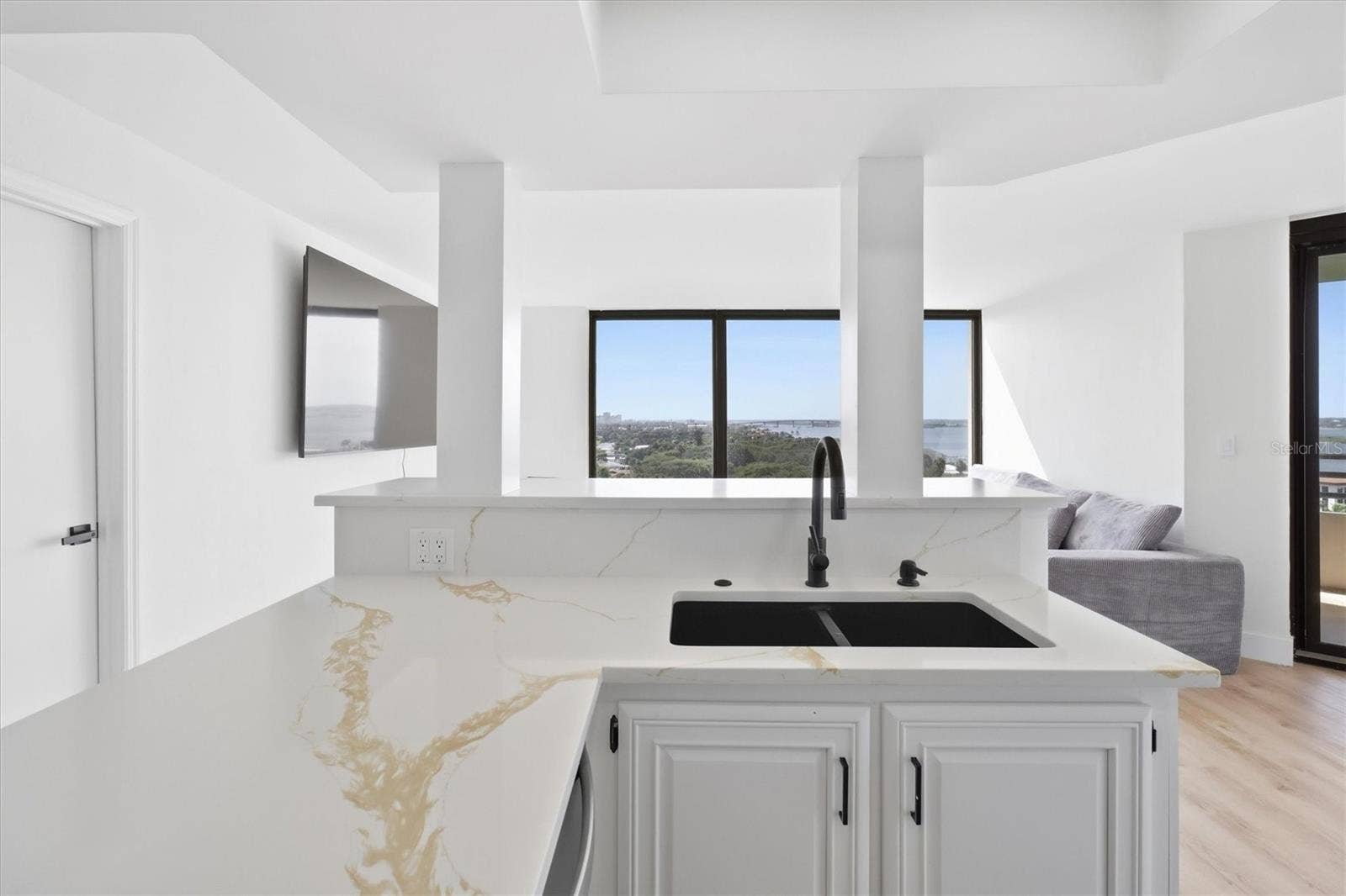 1 OCEANS WEST BOULEVARD, #8B1, Daytona Beach Shores, FL 32118
