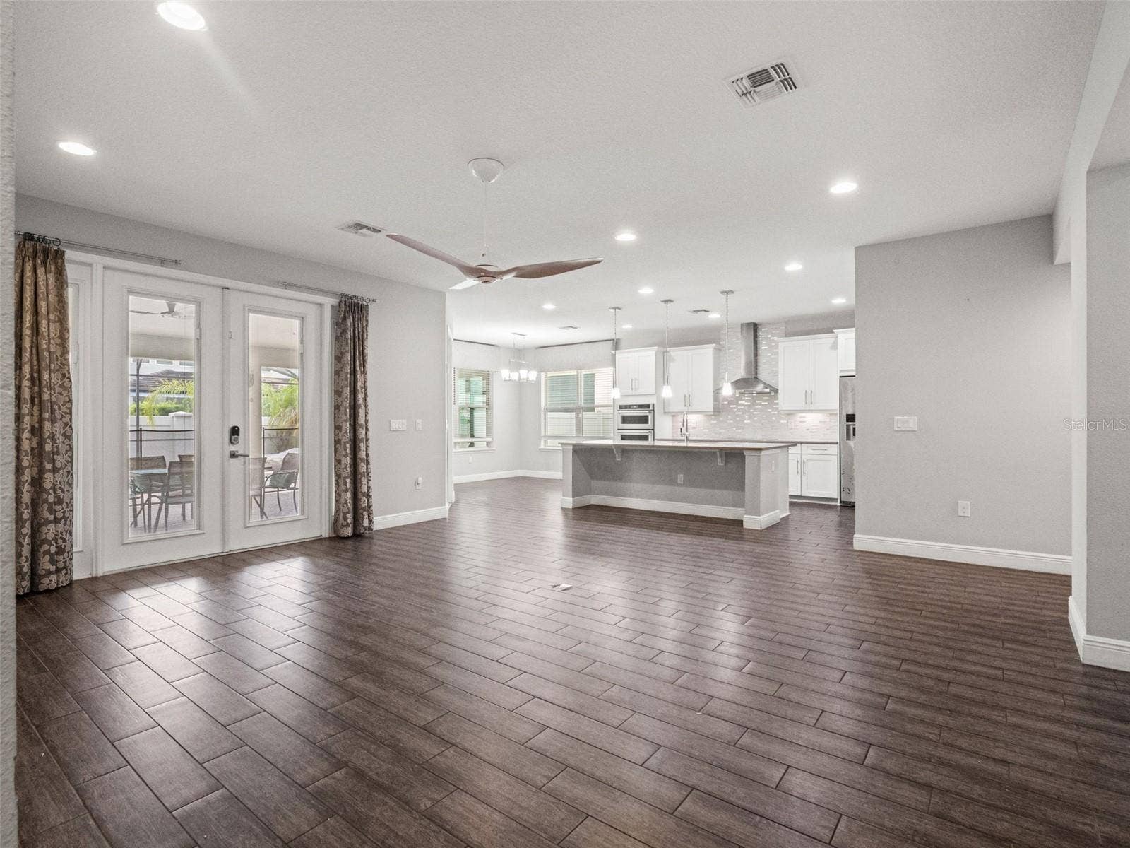 8468 MOREHOUSE DRIVE, Orlando, FL 32836 8468 MOREHOUSE DRIVE, Orlando, FL 32836