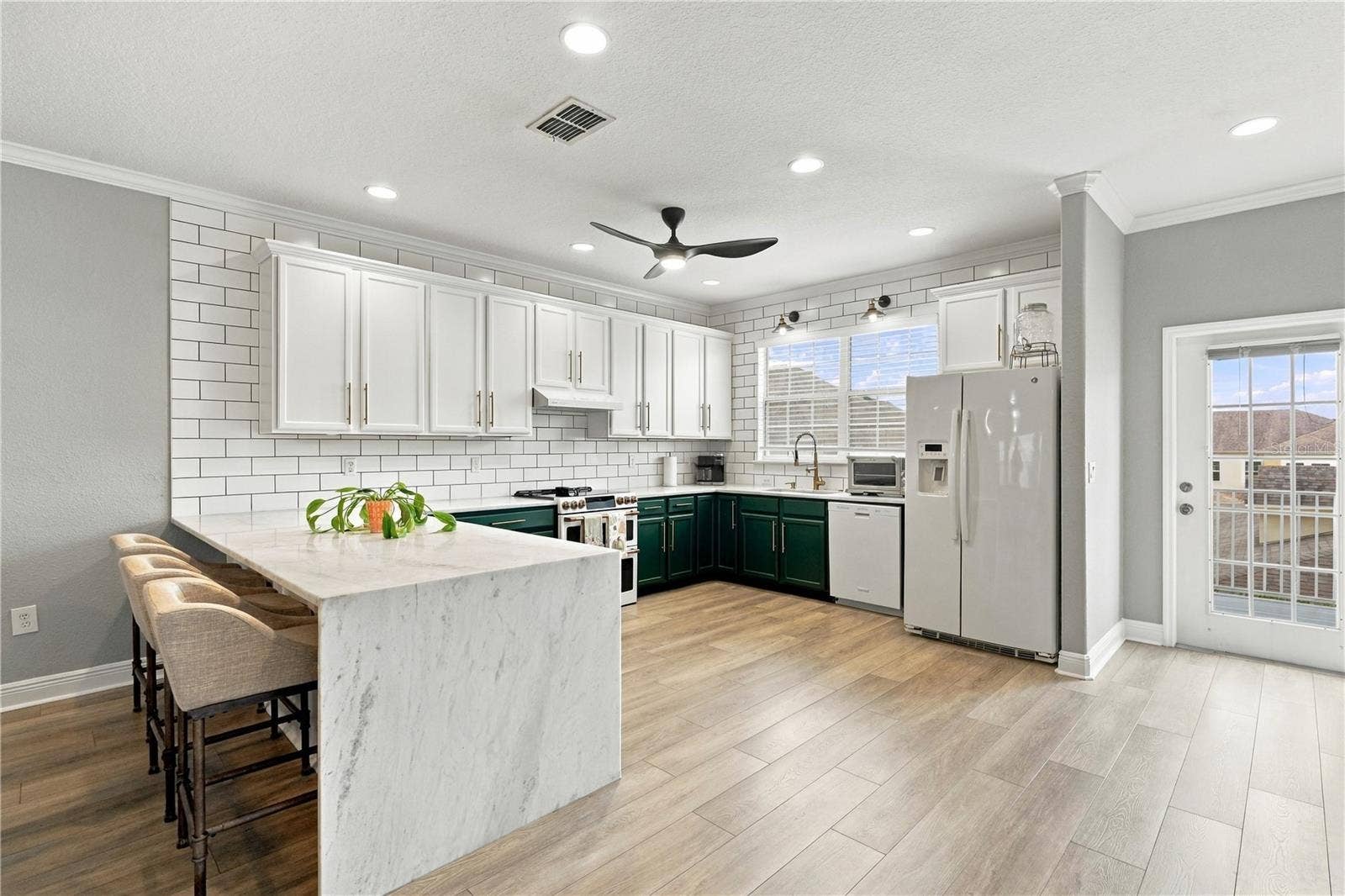 17404 CHATEAU PINE WAY, Clermont, FL 34711 17404 CHATEAU PINE WAY, Clermont, FL 34711
