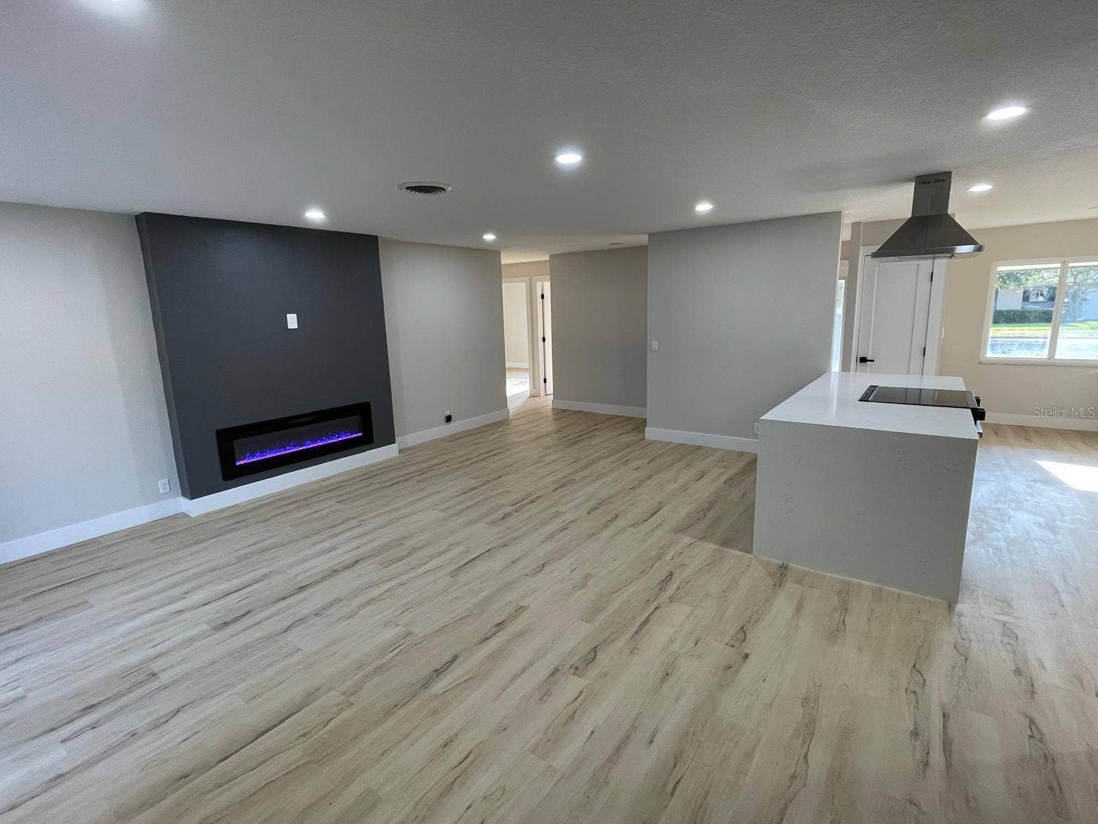 266 N RANGER BOULEVARD, Winter Park, FL 32792 Living Room/Fireplace Unfurnished