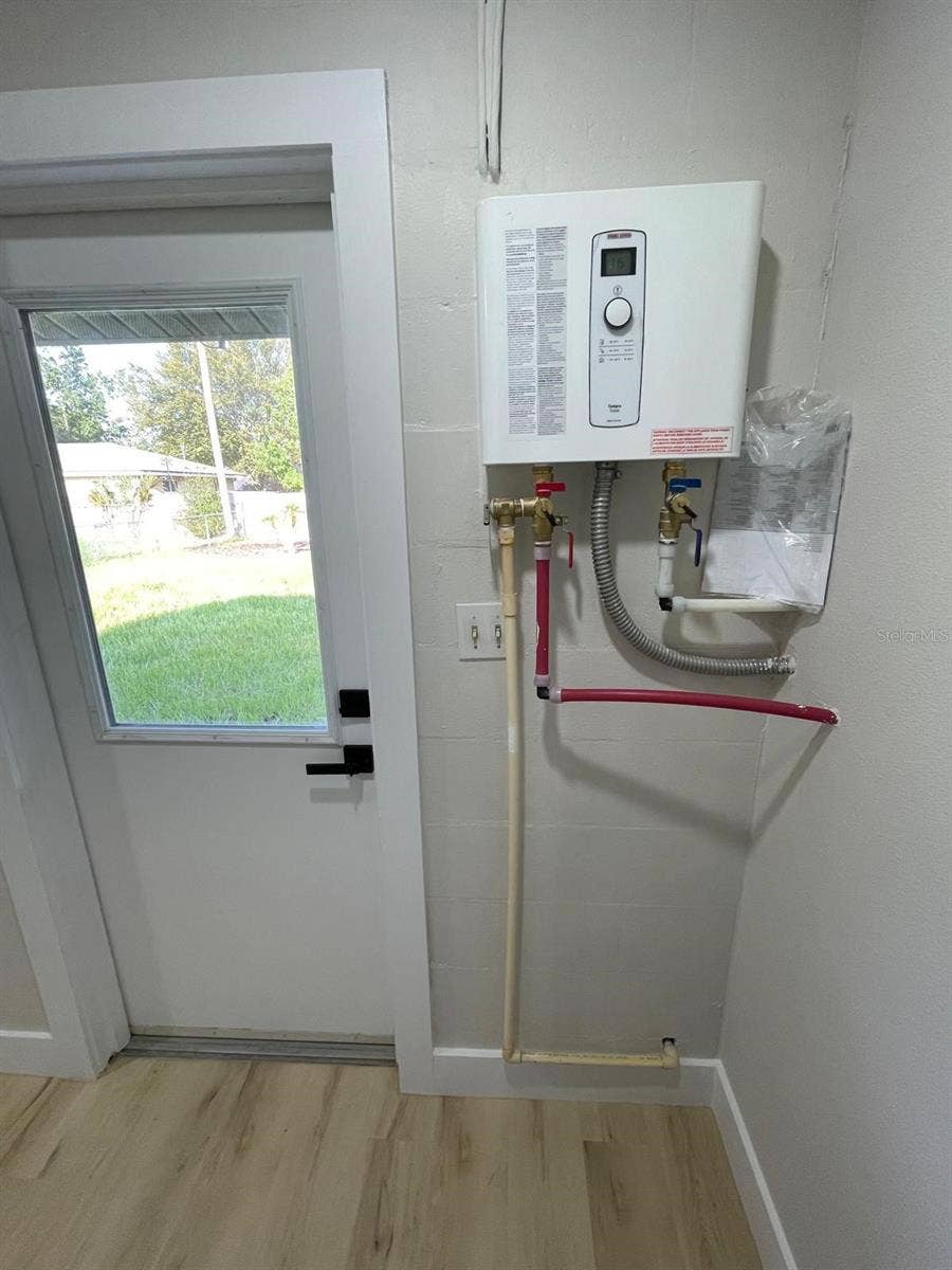266 N RANGER BOULEVARD, Winter Park, FL 32792 Tankless Water Heater