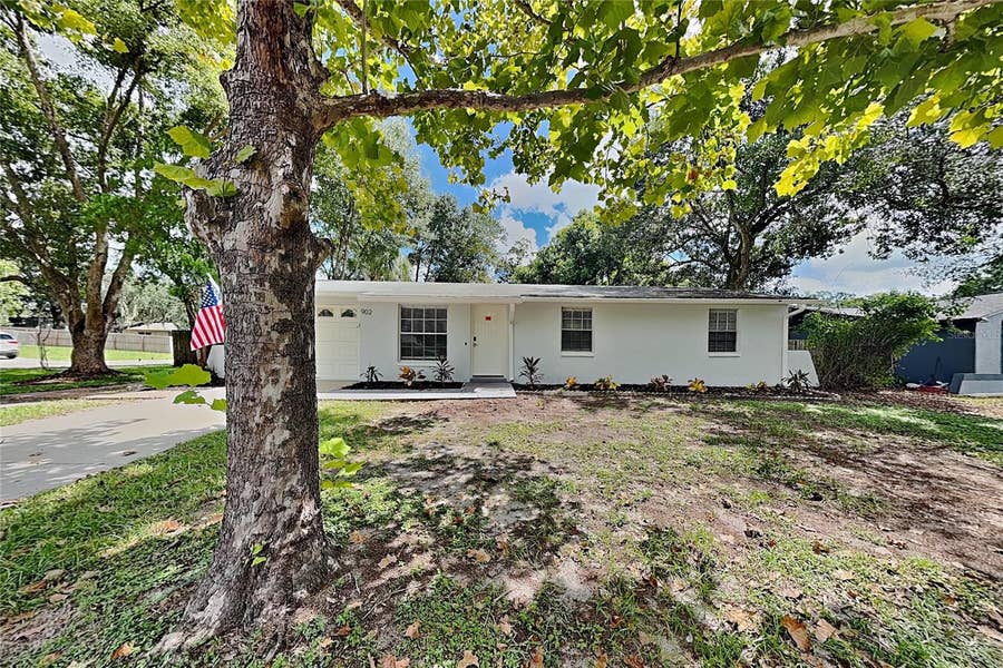 Property photo for Valrico, FL