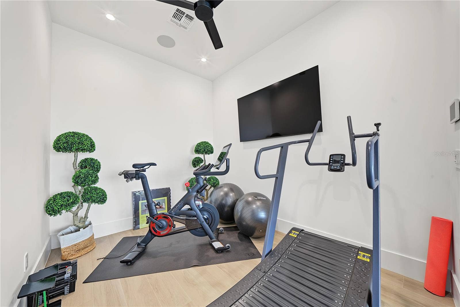 900 GOLDEN BEAR DRIVE, Reunion, FL 34747 900 GOLDEN BEAR DRIVE, Reunion, FL 34747