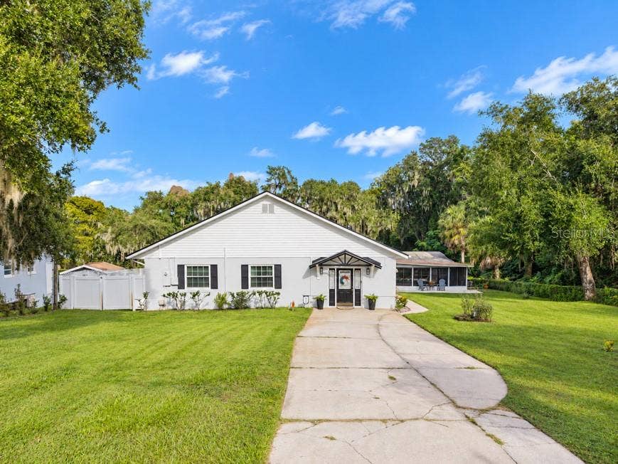 2314 N GRIFFIN DRIVE, Leesburg, FL 34748 2314 N GRIFFIN DRIVE, Leesburg, FL 34748