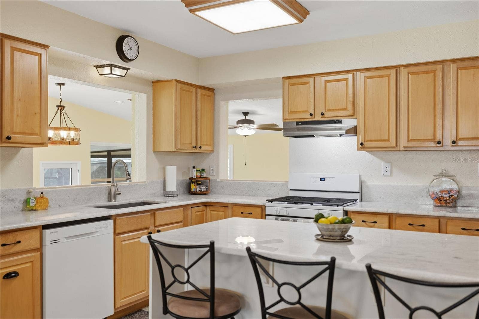 2314 N GRIFFIN DRIVE, Leesburg, FL 34748 Kitchen